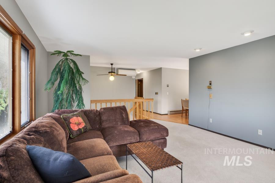 810 Sherwood, Moscow, Idaho 83843, 3 Bedrooms, 2.5 Bathrooms, Residential For Sale, Price $519,000,MLS 98980857