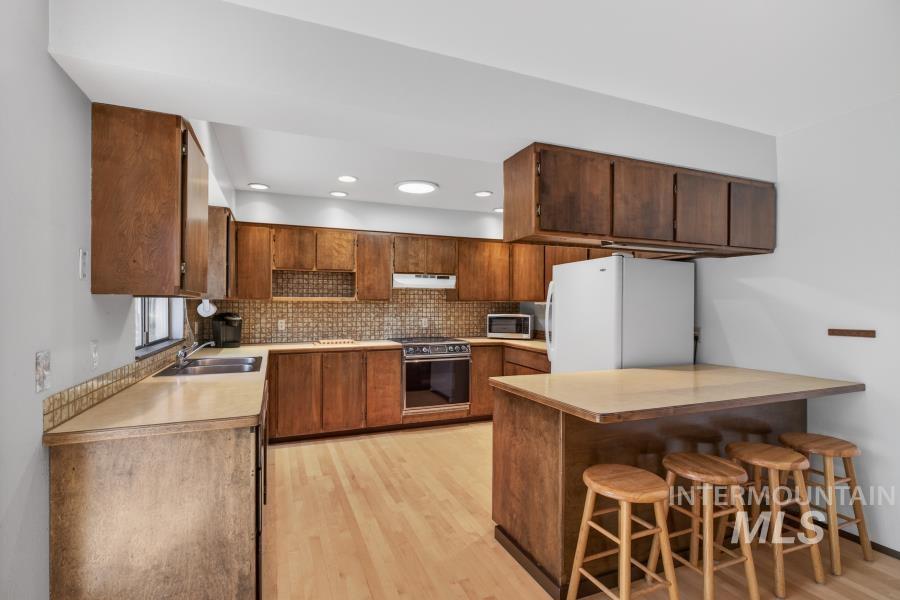 810 Sherwood, Moscow, Idaho 83843, 3 Bedrooms, 2.5 Bathrooms, Residential For Sale, Price $519,000,MLS 98980857