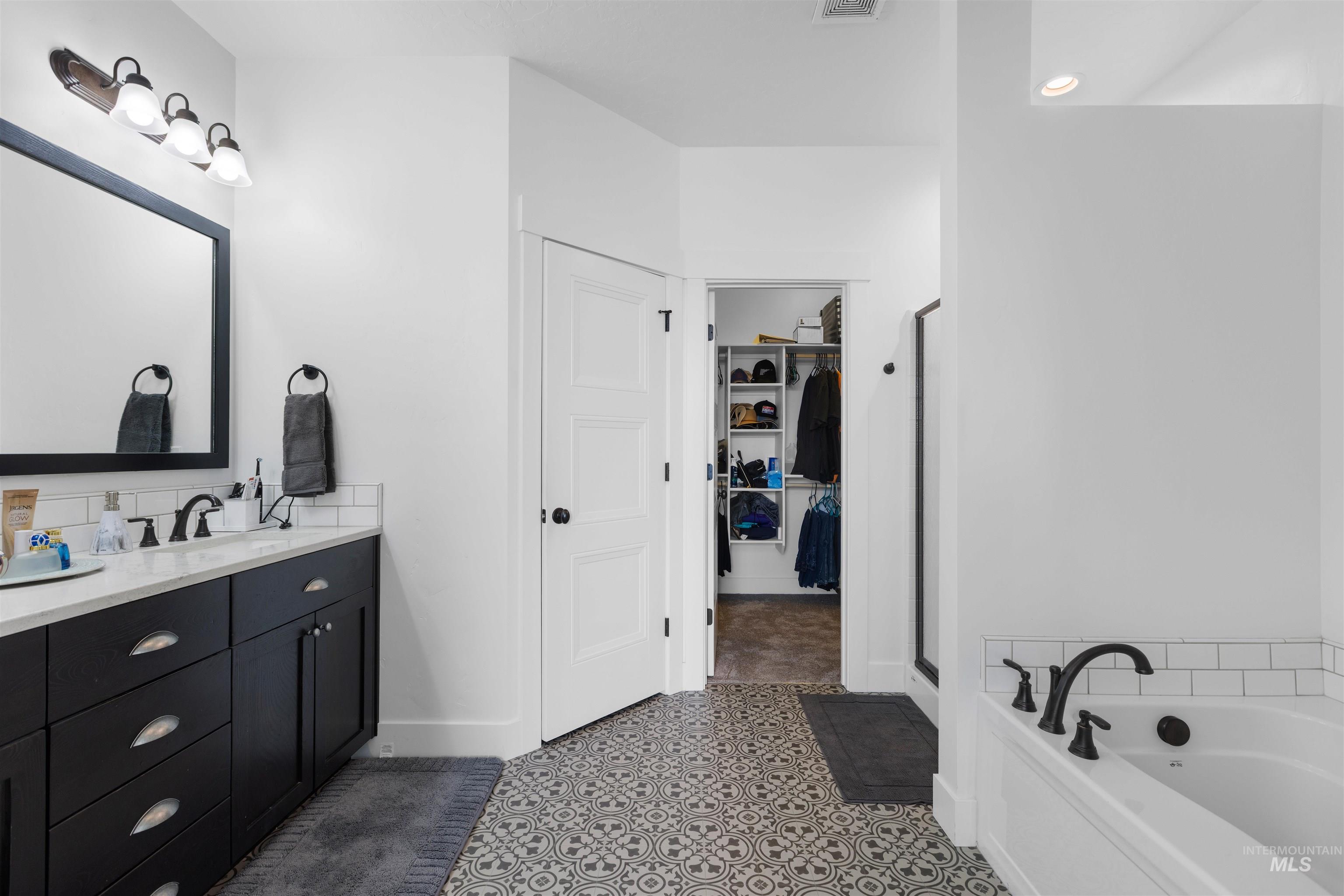 17434 N Endurance Ave, Nampa, Idaho 83687-5494, 4 Bedrooms, 2.5 Bathrooms, Residential For Sale, Price $560,000, 98980859