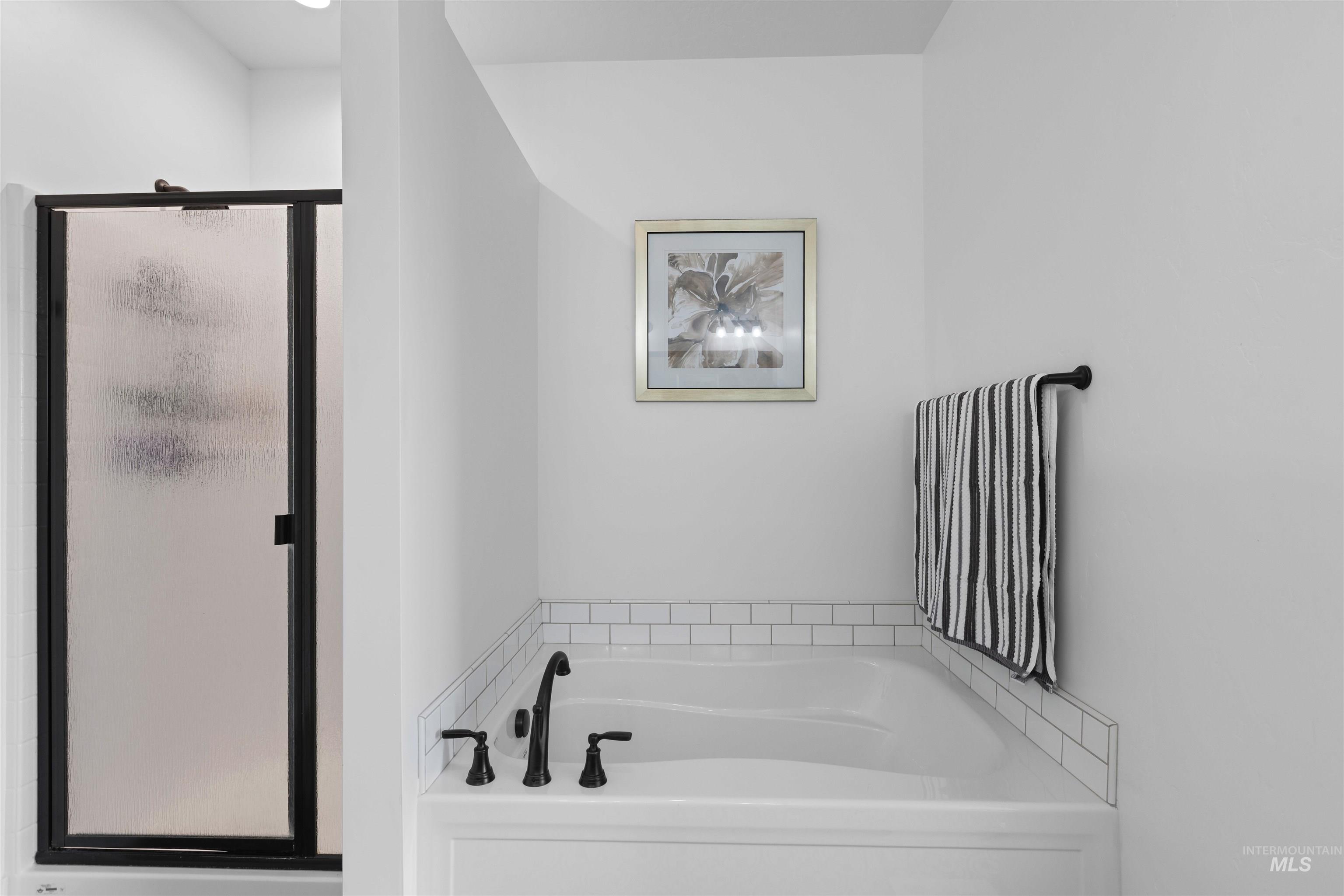 17434 N Endurance Ave, Nampa, Idaho 83687-5494, 4 Bedrooms, 2.5 Bathrooms, Residential For Sale, Price $560,000, 98980859