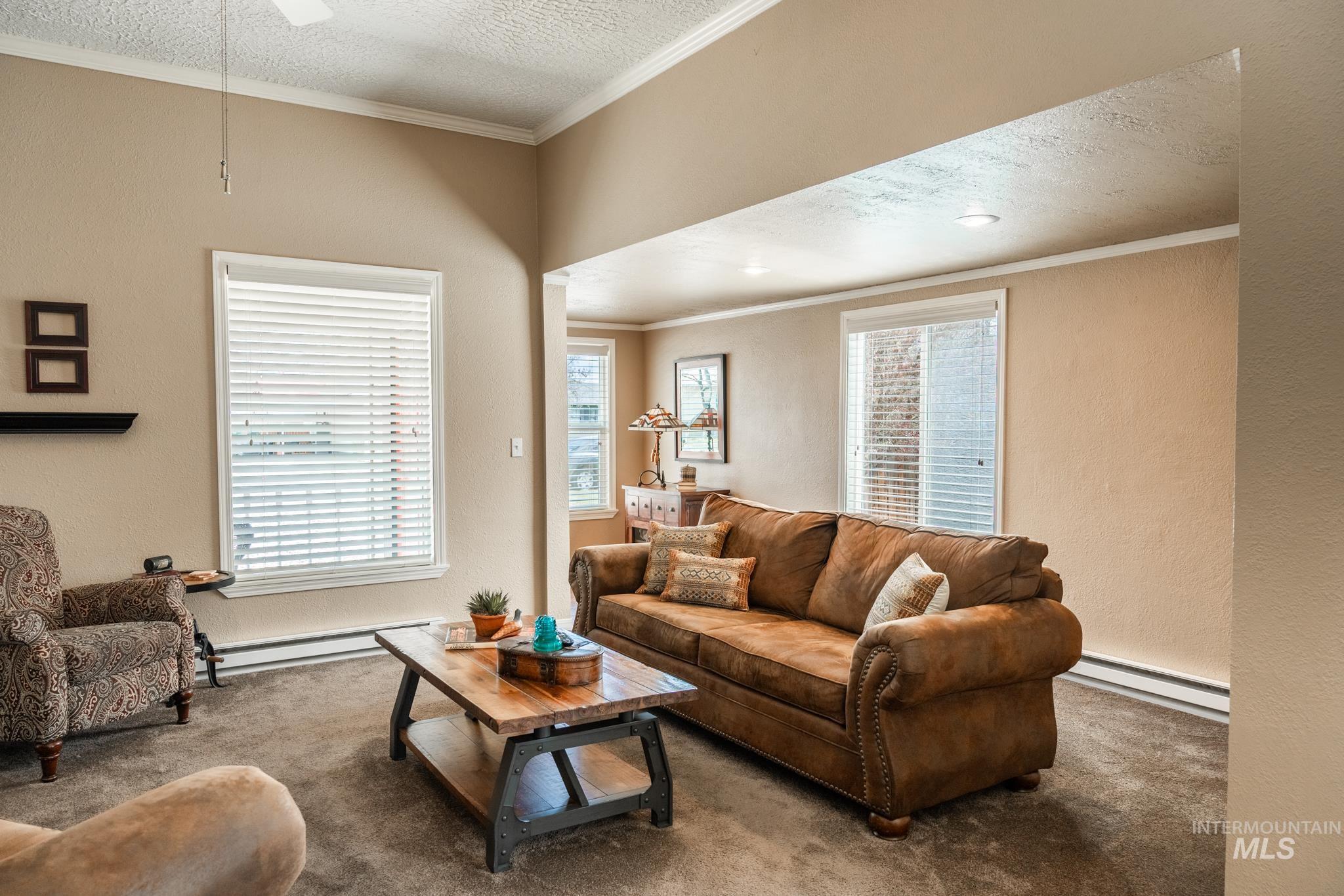 855 SW 3rd St., Ontario, Oregon 97914-0000, 3 Bedrooms, 1 Bathroom, Residential For Sale, Price $225,000, 98980861