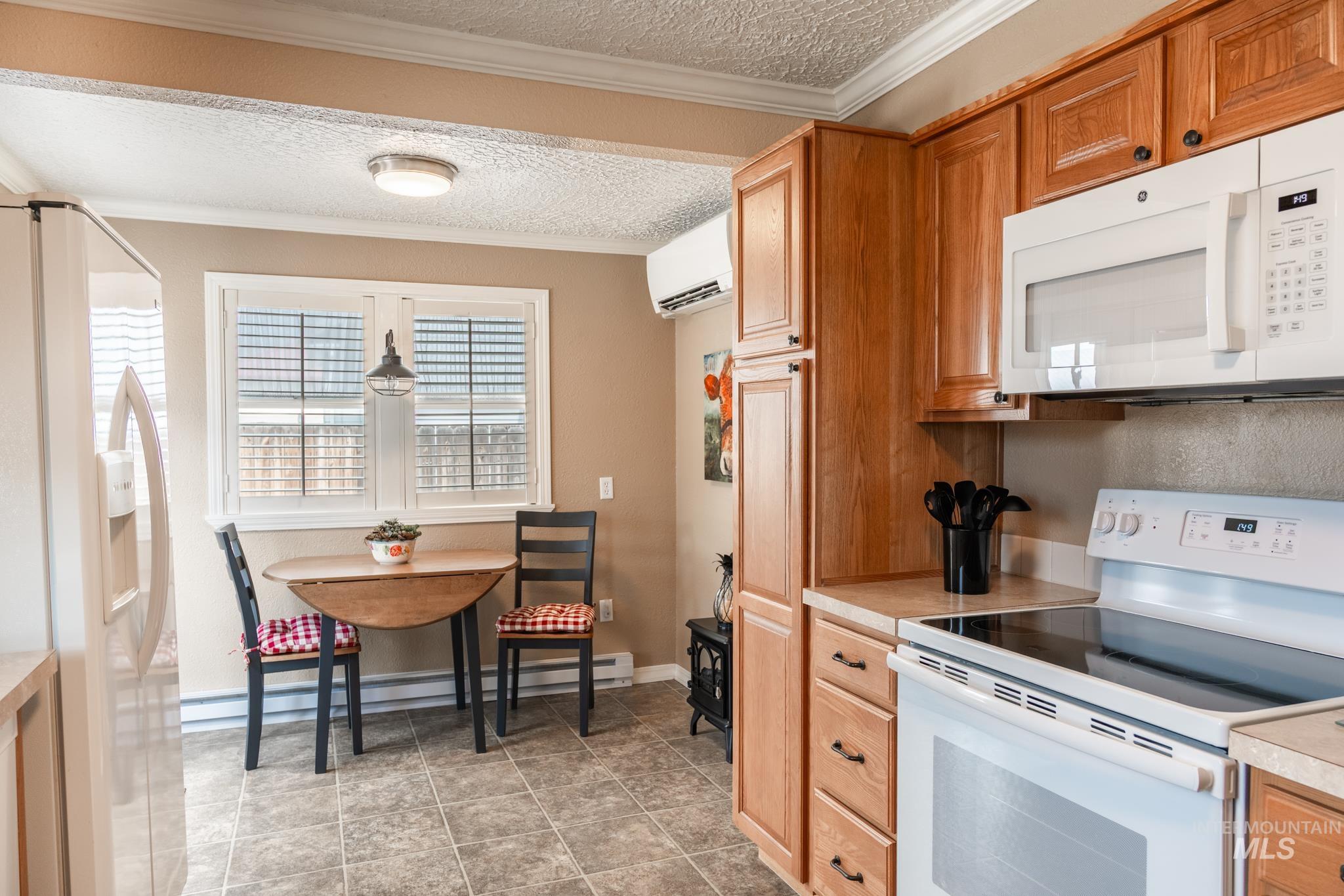 855 SW 3rd St., Ontario, Oregon 97914-0000, 3 Bedrooms, 1 Bathroom, Residential For Sale, Price $225,000, 98980861