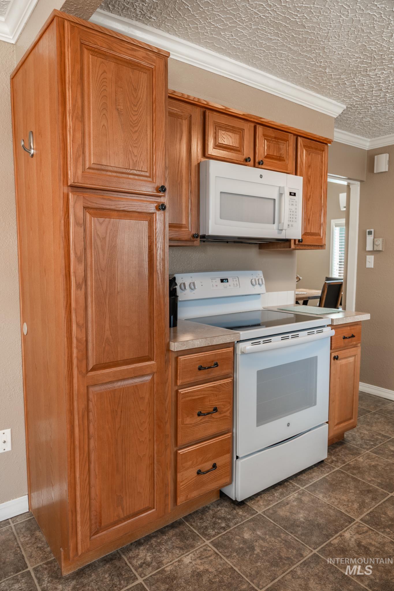 855 SW 3rd St., Ontario, Oregon 97914-0000, 3 Bedrooms, 1 Bathroom, Residential For Sale, Price $225,000, 98980861