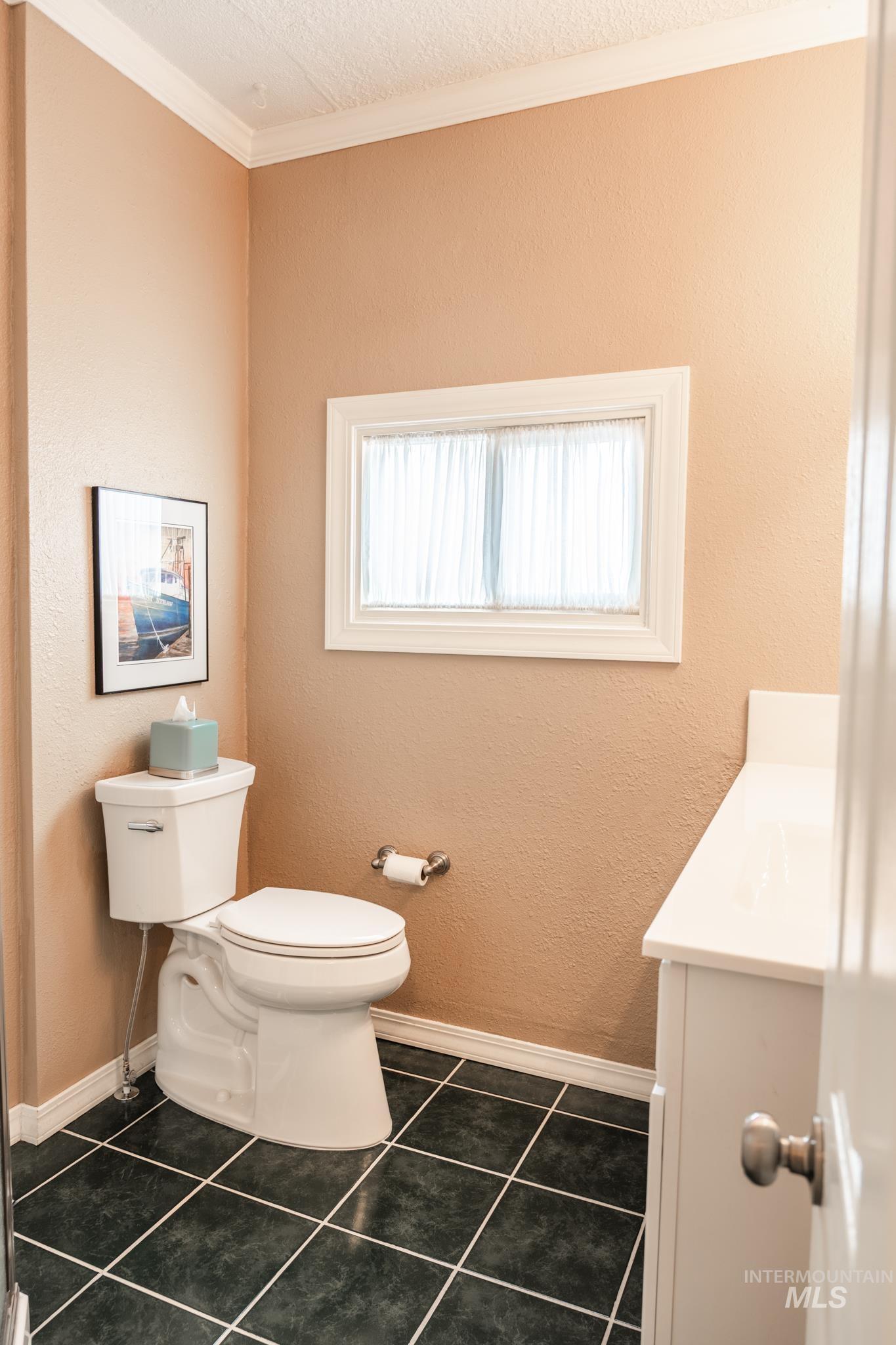 855 SW 3rd St., Ontario, Oregon 97914-0000, 3 Bedrooms, 1 Bathroom, Residential For Sale, Price $225,000, 98980861