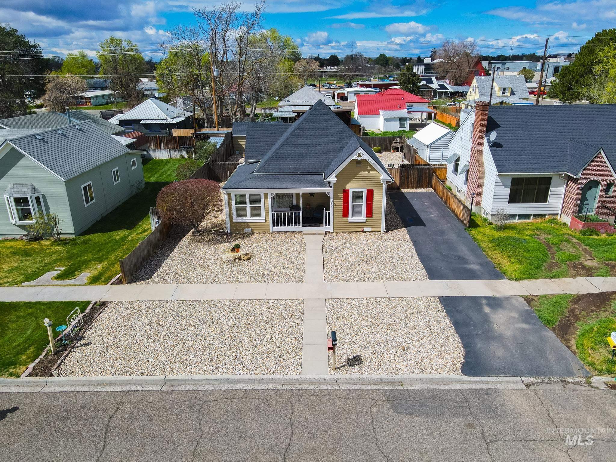 855 SW 3rd St., Ontario, Oregon 97914-0000, 3 Bedrooms, 1 Bathroom, Residential For Sale, Price $225,000, 98980861