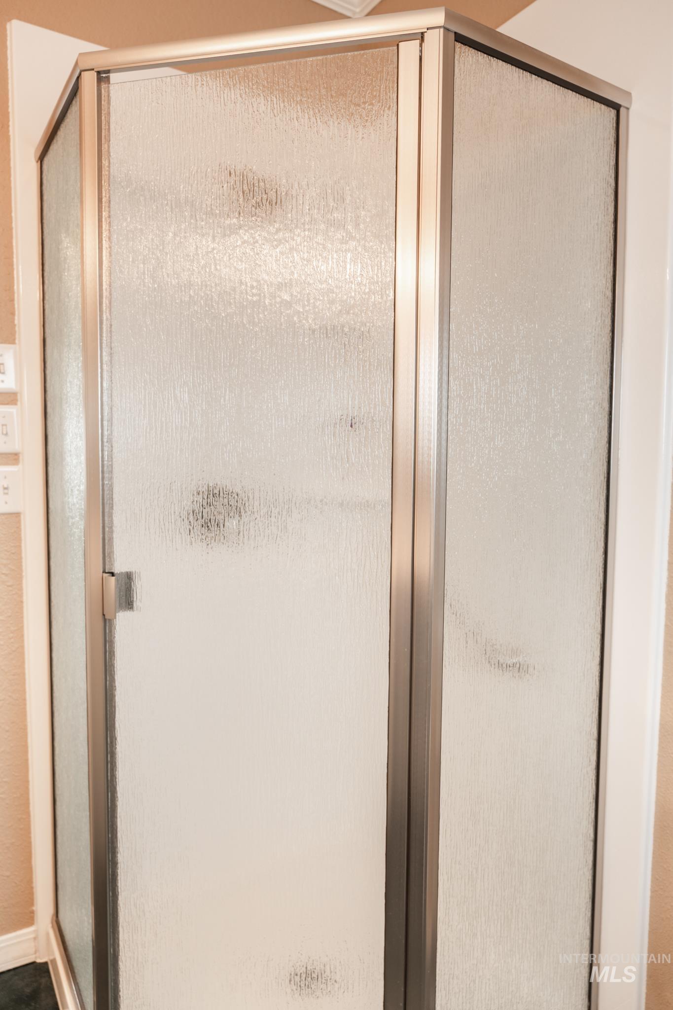 855 SW 3rd St., Ontario, Oregon 97914-0000, 3 Bedrooms, 1 Bathroom, Residential For Sale, Price $225,000, 98980861