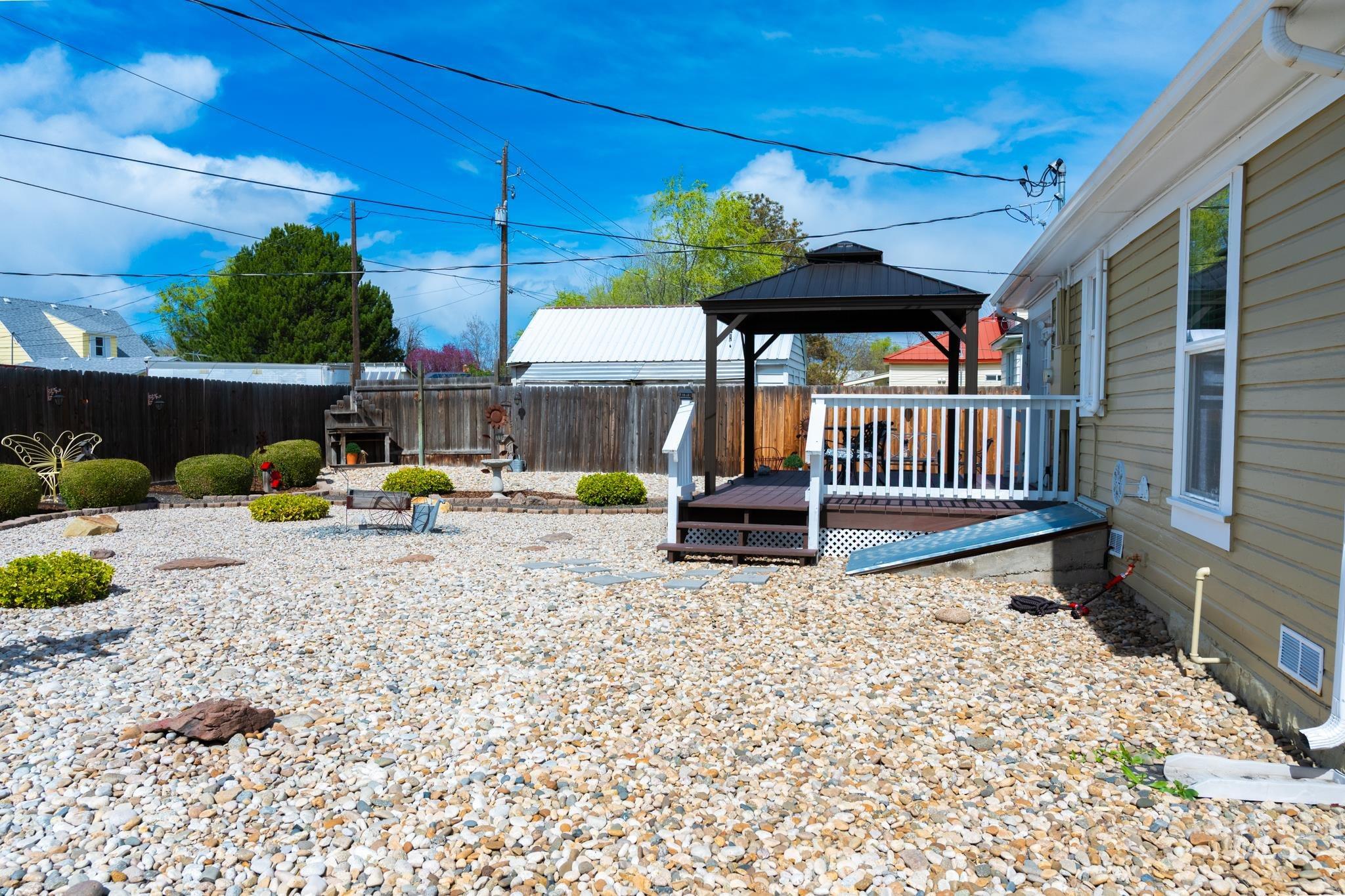 855 SW 3rd St., Ontario, Oregon 97914-0000, 3 Bedrooms, 1 Bathroom, Residential For Sale, Price $225,000, 98980861