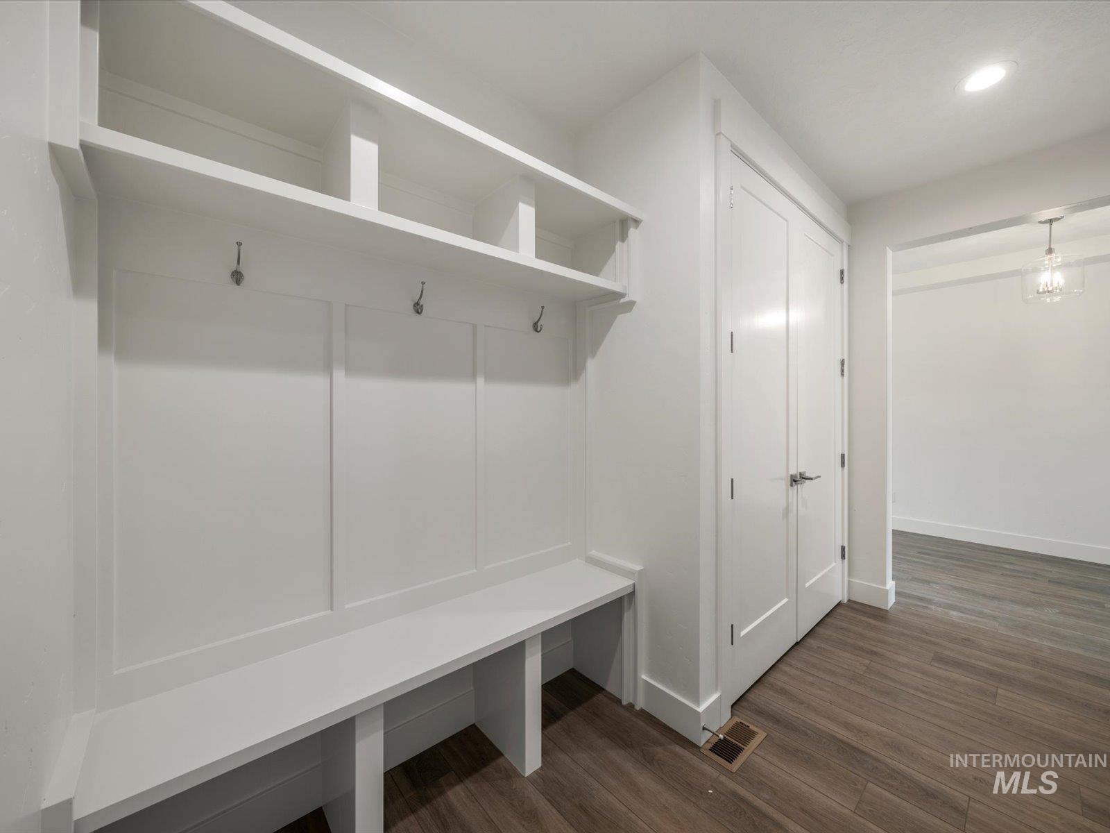 7162 E Osprey Estates Dr, Nampa, Idaho 83686, 4 Bedrooms, 3.5 Bathrooms, Residential For Sale, Price $899,900,MLS 98980866