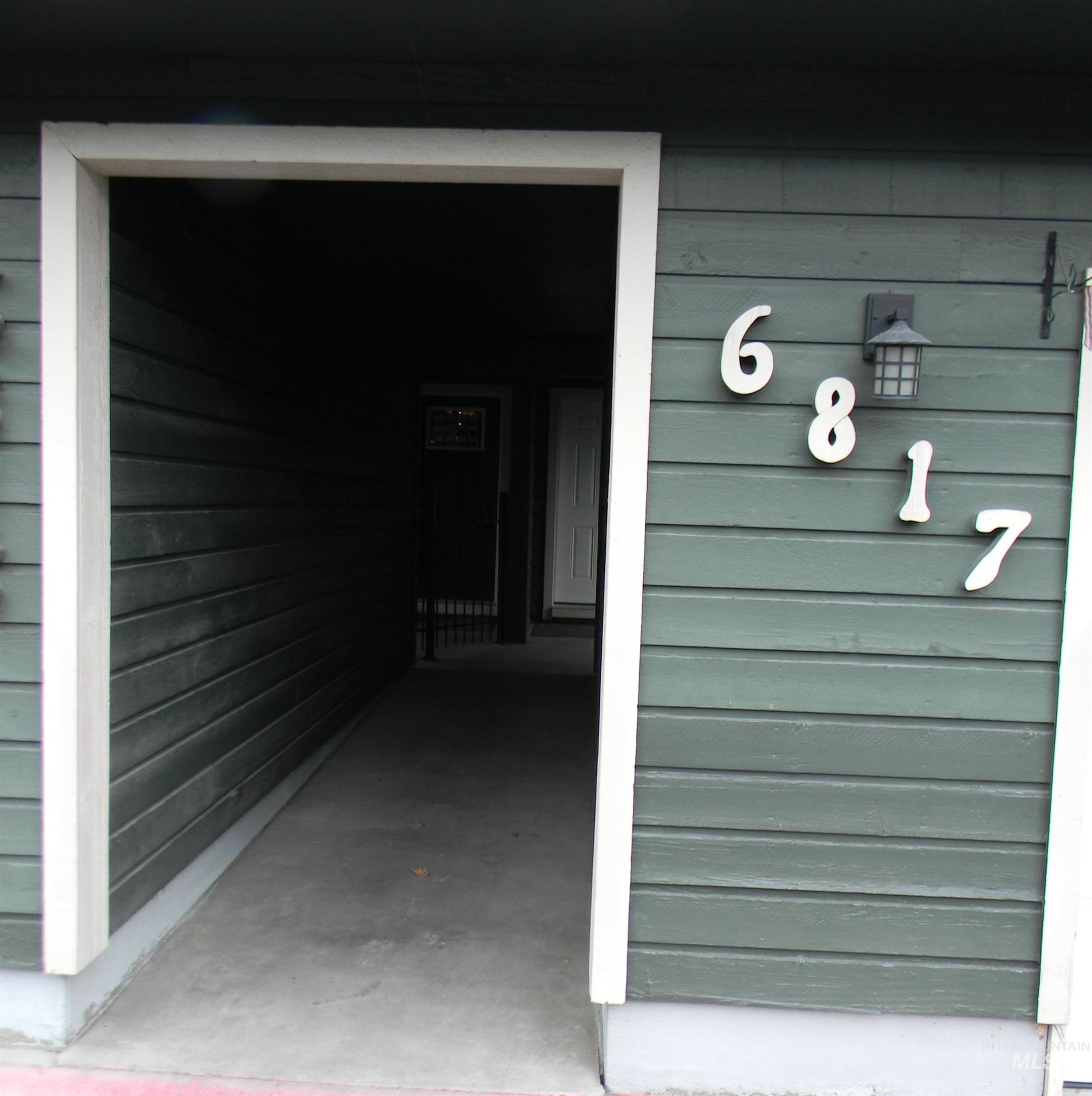 6817 W Maxwell Lane, Boise, Idaho 83704, 2 Bedrooms, 1.5 Bathrooms, Residential For Sale, Price $275,900, 98980870