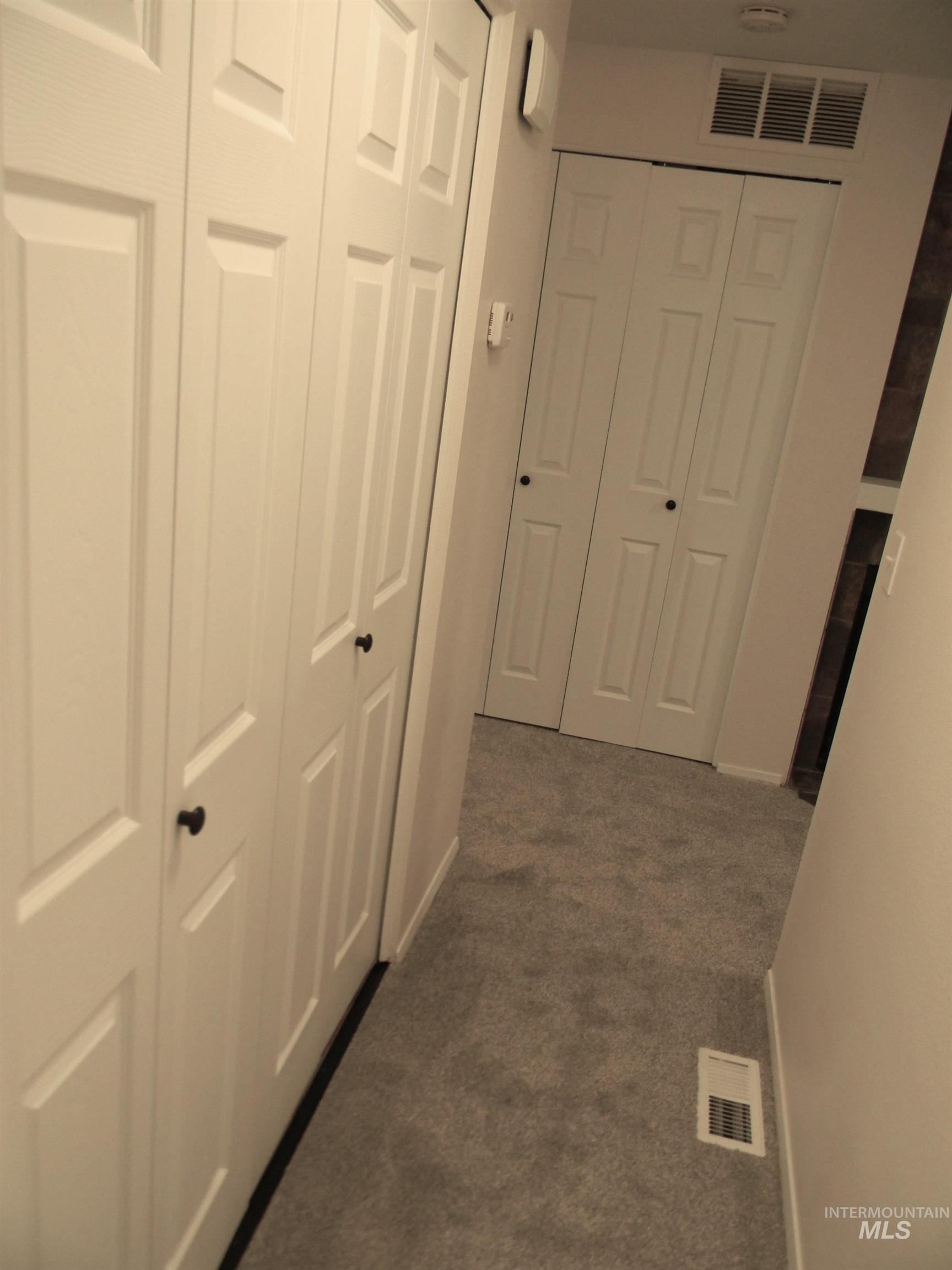 6817 W Maxwell Lane, Boise, Idaho 83704, 2 Bedrooms, 1.5 Bathrooms, Residential For Sale, Price $275,900, 98980870