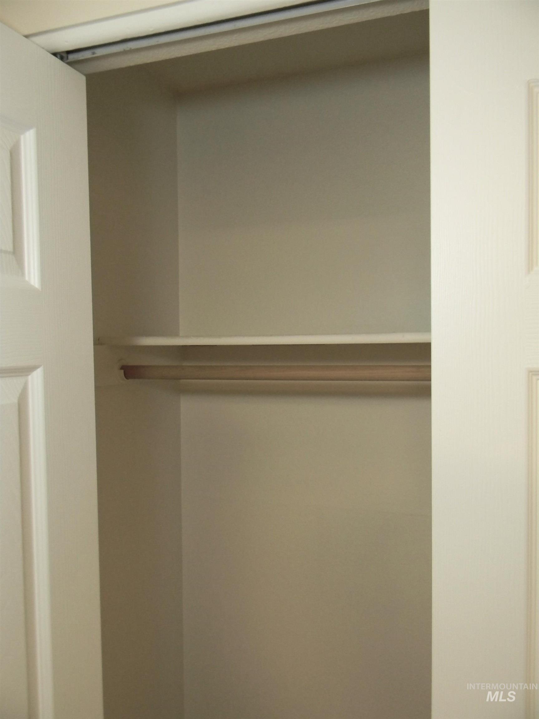 6817 W Maxwell Lane, Boise, Idaho 83704, 2 Bedrooms, 1.5 Bathrooms, Residential For Sale, Price $275,900, 98980870