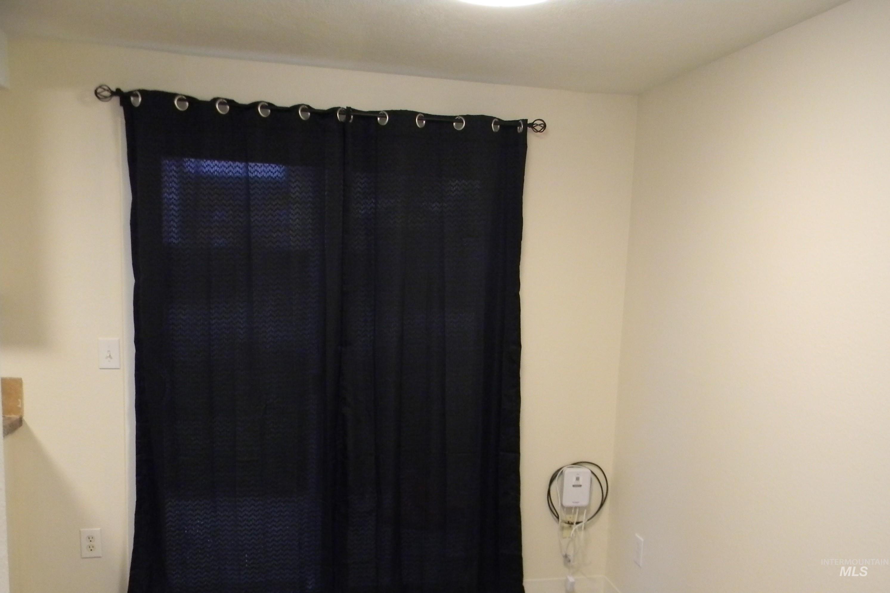 6817 W Maxwell Lane, Boise, Idaho 83704, 2 Bedrooms, 1.5 Bathrooms, Residential For Sale, Price $275,900, 98980870