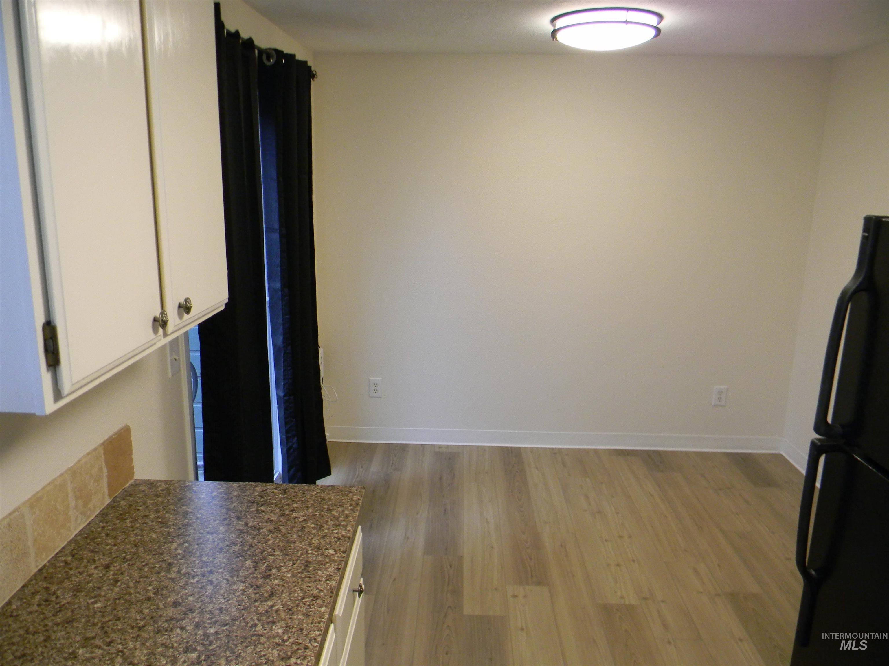 6817 W Maxwell Lane, Boise, Idaho 83704, 2 Bedrooms, 1.5 Bathrooms, Residential For Sale, Price $275,900, 98980870