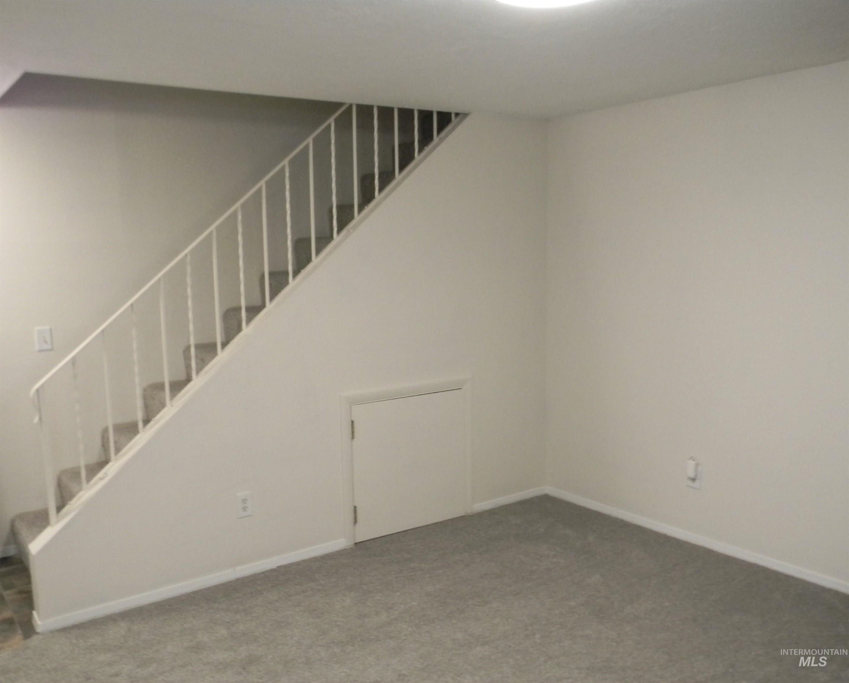 6817 W Maxwell Lane, Boise, Idaho 83704, 2 Bedrooms, 1.5 Bathrooms, Residential For Sale, Price $275,900, 98980870