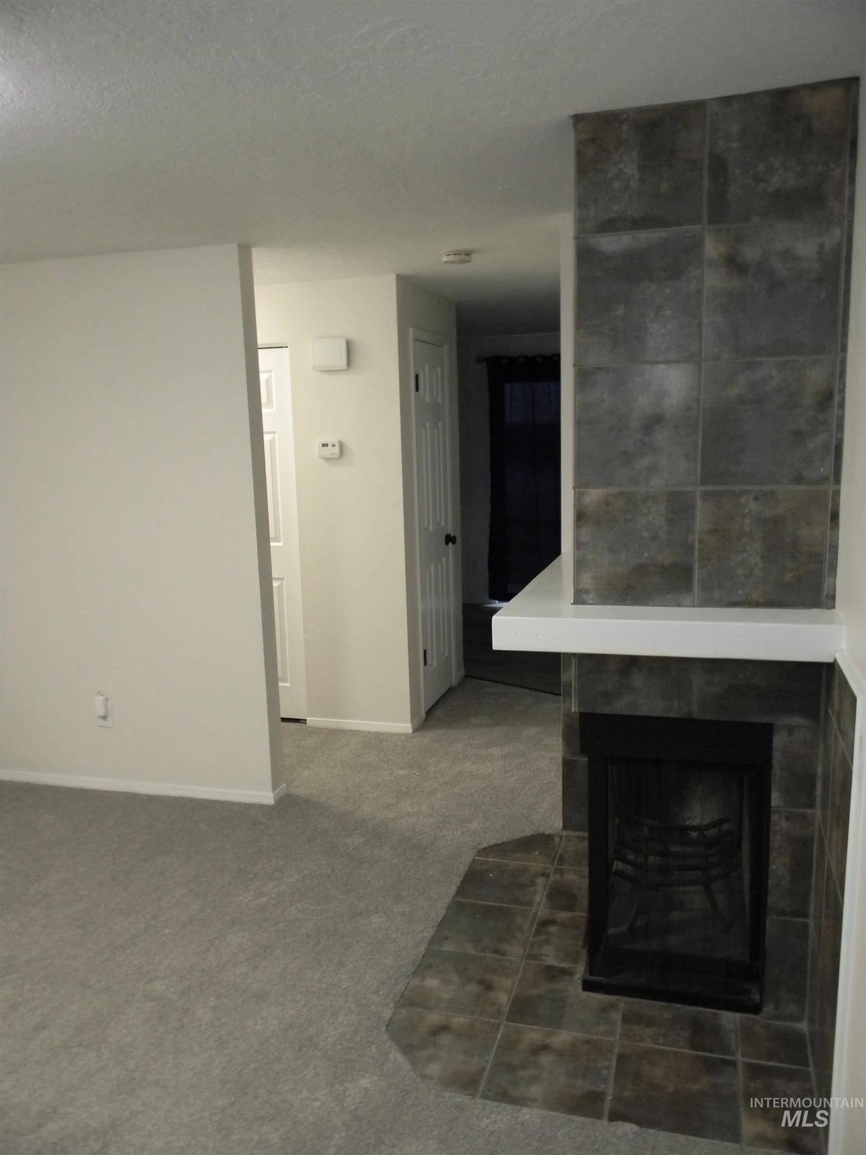 6817 W Maxwell Lane, Boise, Idaho 83704, 2 Bedrooms, 1.5 Bathrooms, Residential For Sale, Price $275,900, 98980870