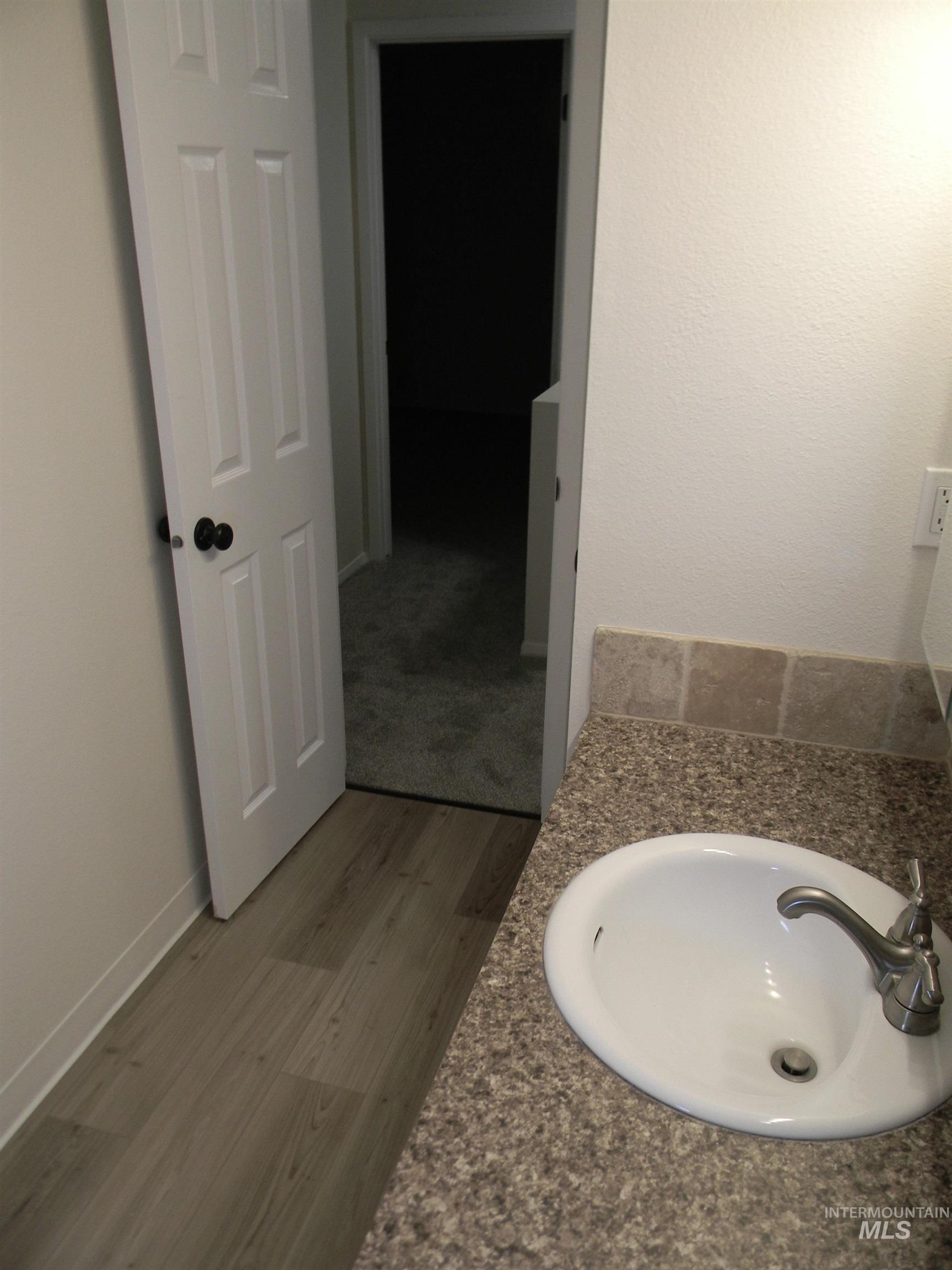 6817 W Maxwell Lane, Boise, Idaho 83704, 2 Bedrooms, 1.5 Bathrooms, Residential For Sale, Price $275,900, 98980870