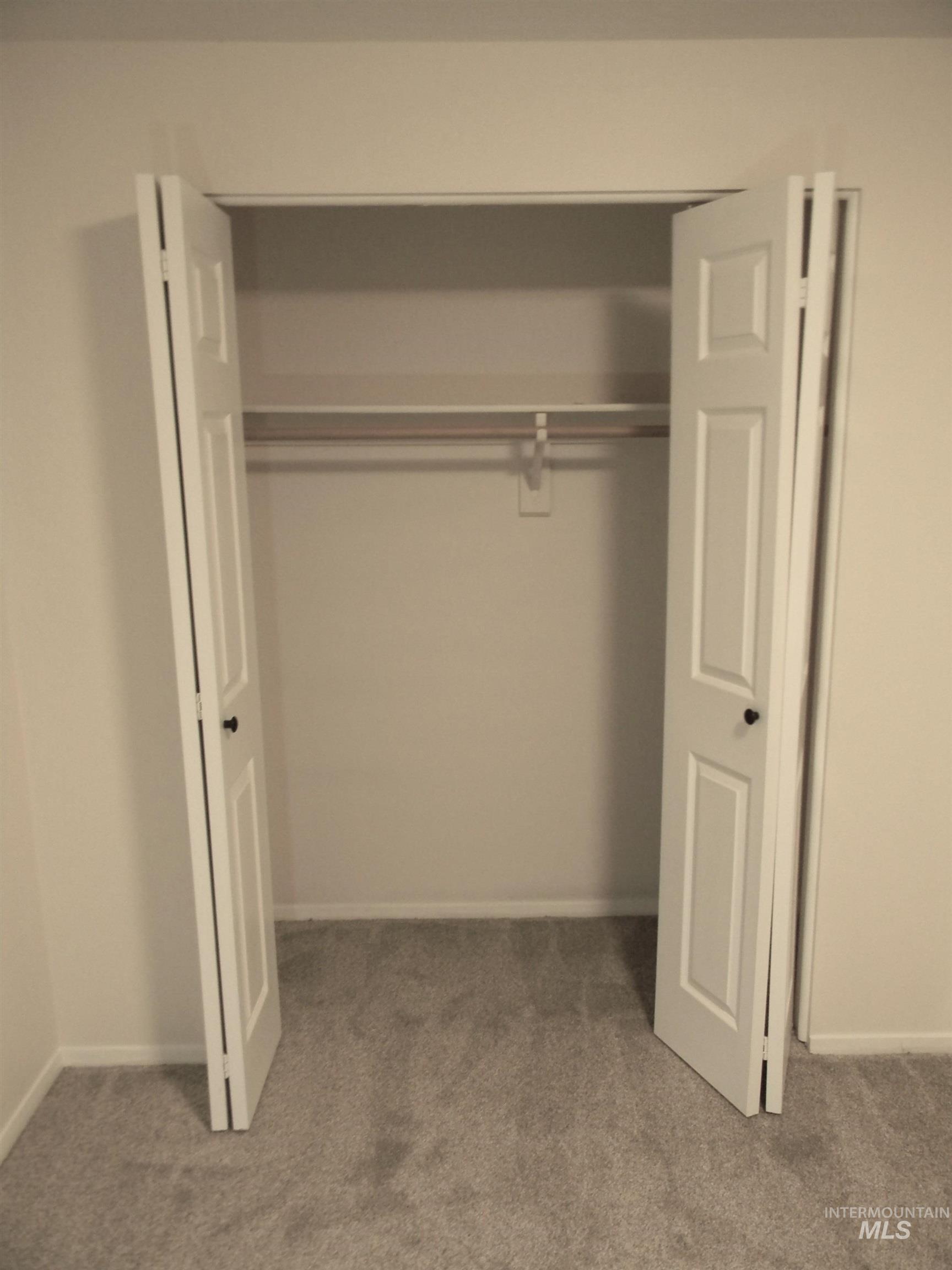 6817 W Maxwell Lane, Boise, Idaho 83704, 2 Bedrooms, 1.5 Bathrooms, Residential For Sale, Price $275,900, 98980870