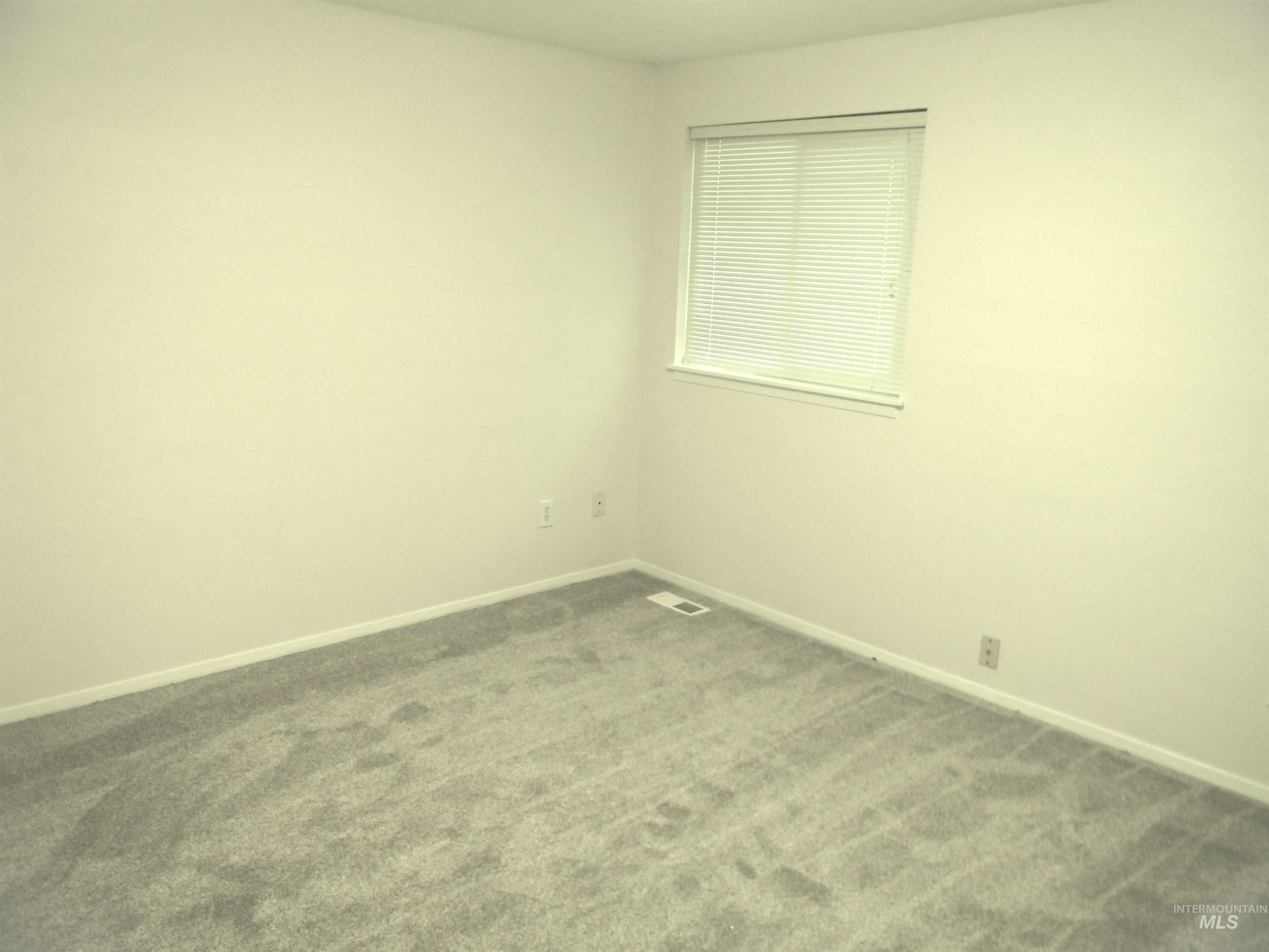 6817 W Maxwell Lane, Boise, Idaho 83704, 2 Bedrooms, 1.5 Bathrooms, Residential For Sale, Price $275,900, 98980870