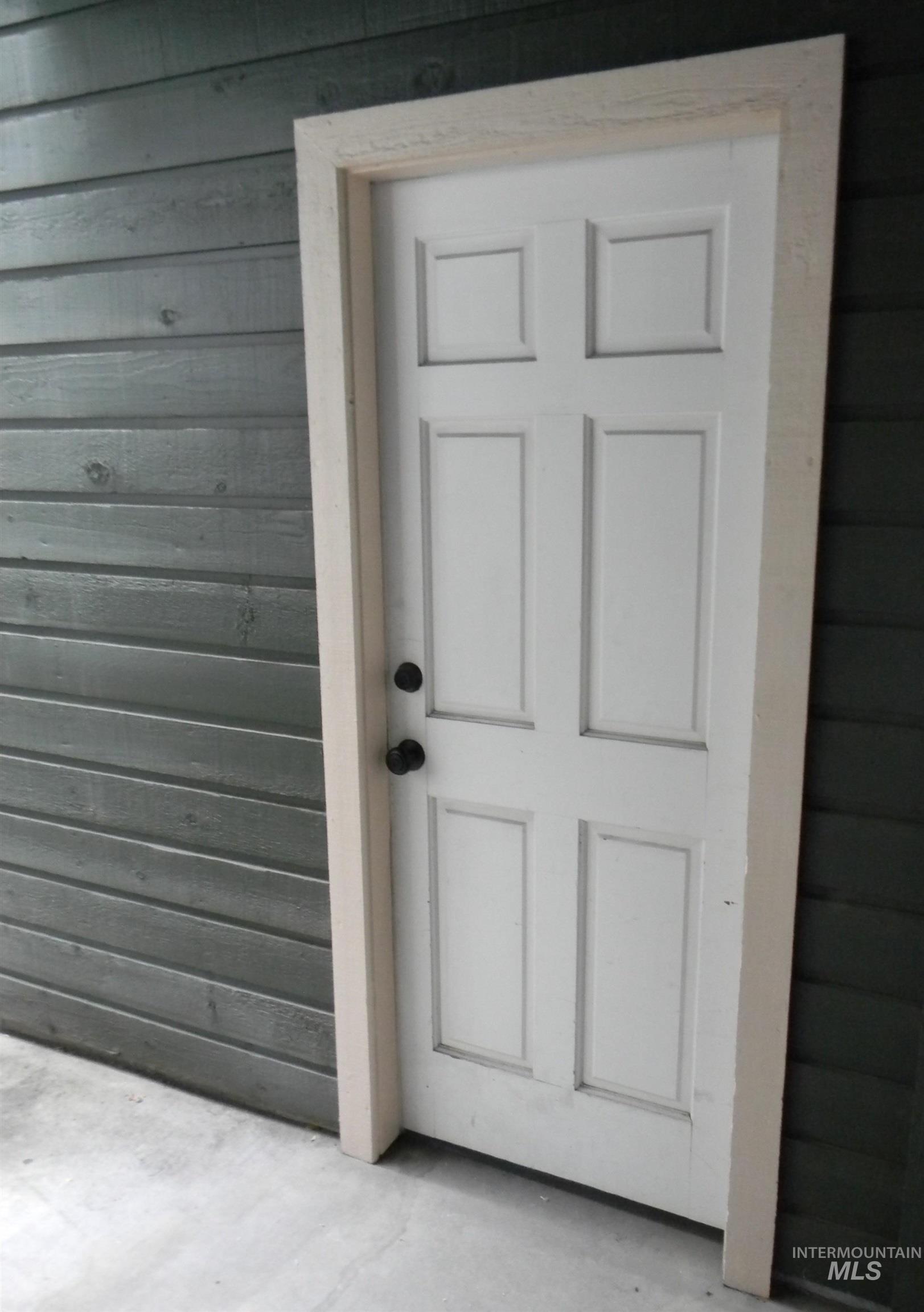 6817 W Maxwell Lane, Boise, Idaho 83704, 2 Bedrooms, 1.5 Bathrooms, Residential For Sale, Price $275,900, 98980870