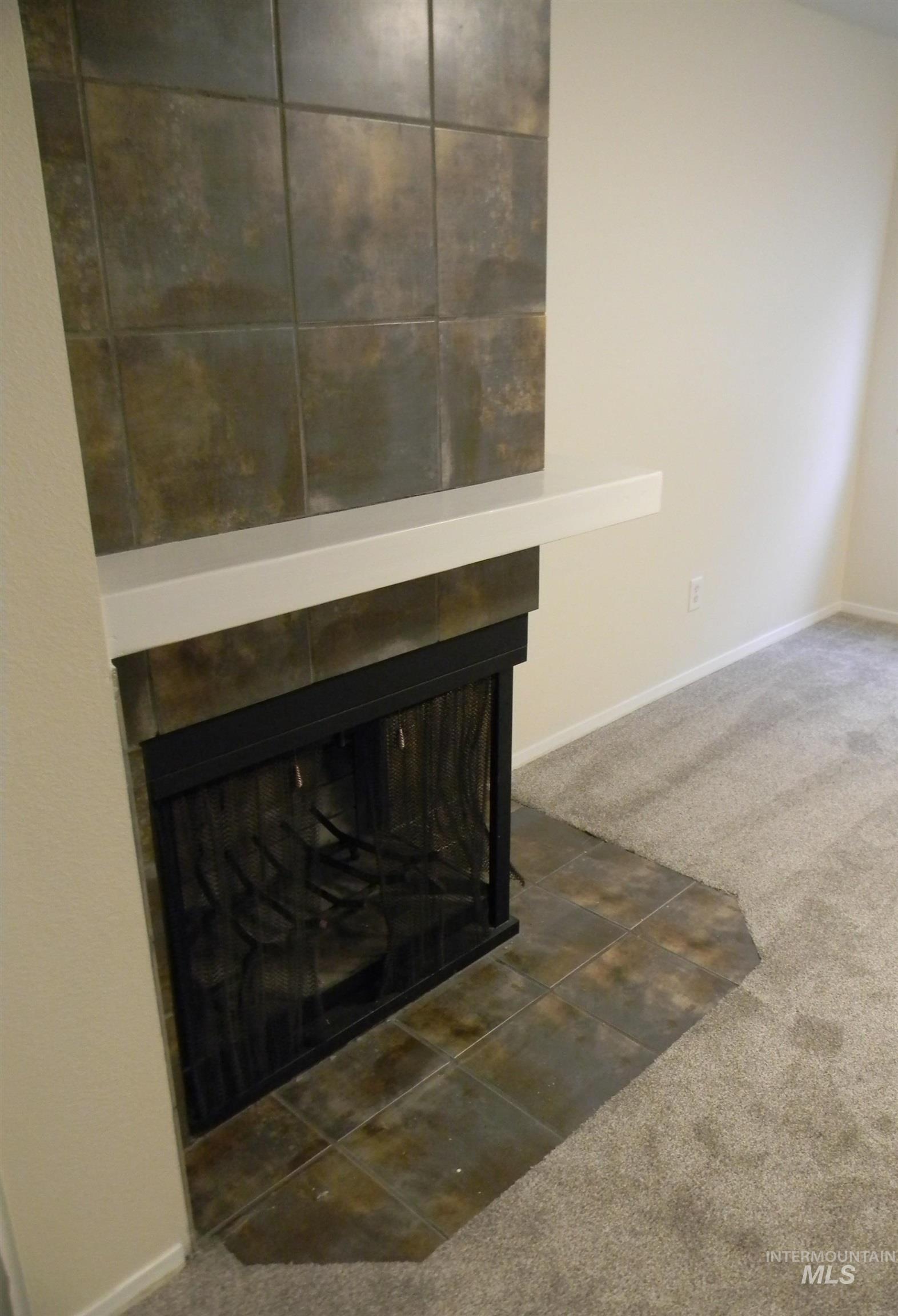 6817 W Maxwell Lane, Boise, Idaho 83704, 2 Bedrooms, 1.5 Bathrooms, Residential For Sale, Price $275,900, 98980870