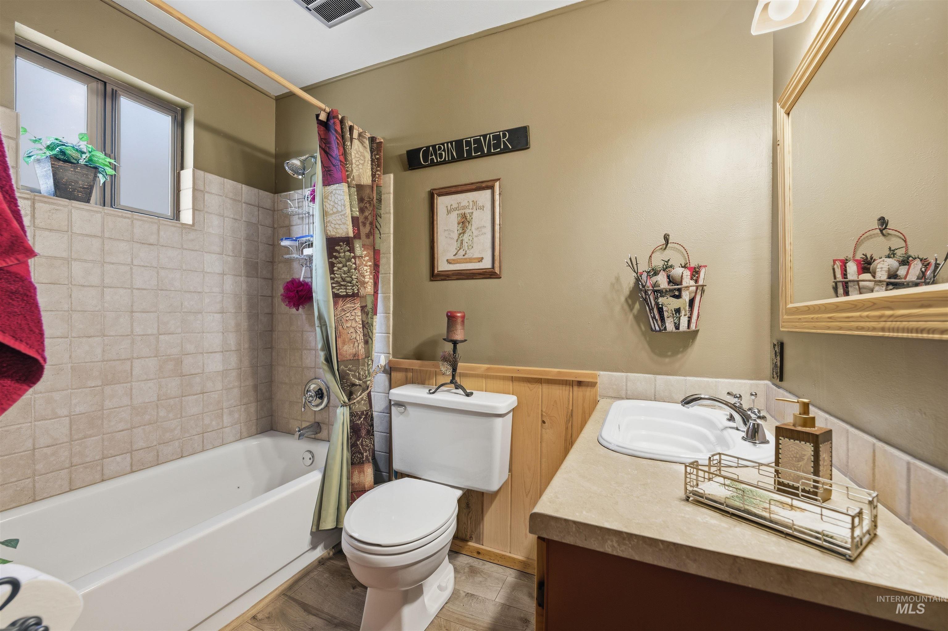 45 Rainbow Ridge, Garden Valley, Idaho 83622, 3 Bedrooms, 3 Bathrooms, Residential For Sale, Price $796,985,MLS 98980873