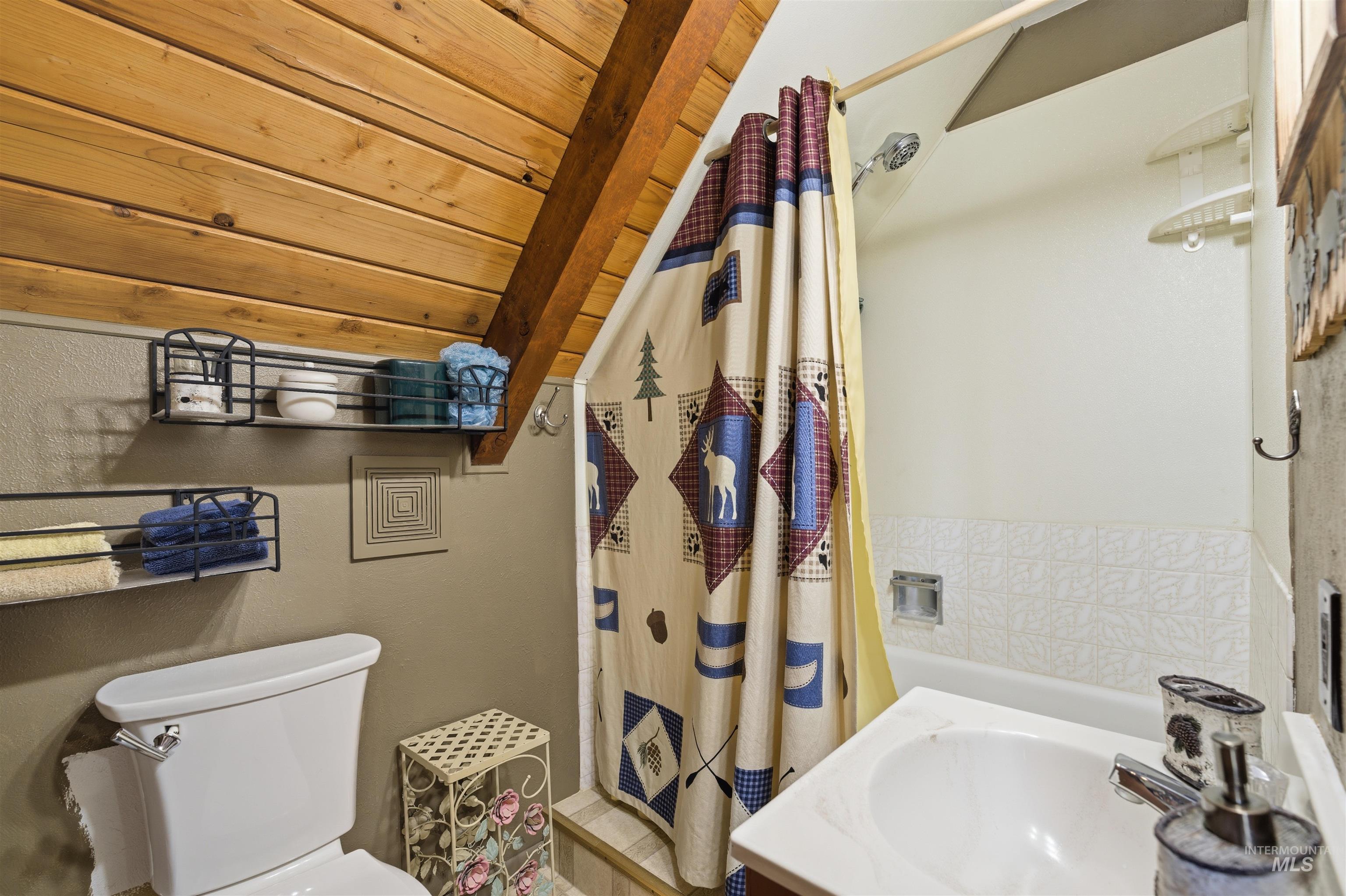 45 Rainbow Ridge, Garden Valley, Idaho 83622, 3 Bedrooms, 3 Bathrooms, Residential For Sale, Price $796,985,MLS 98980873