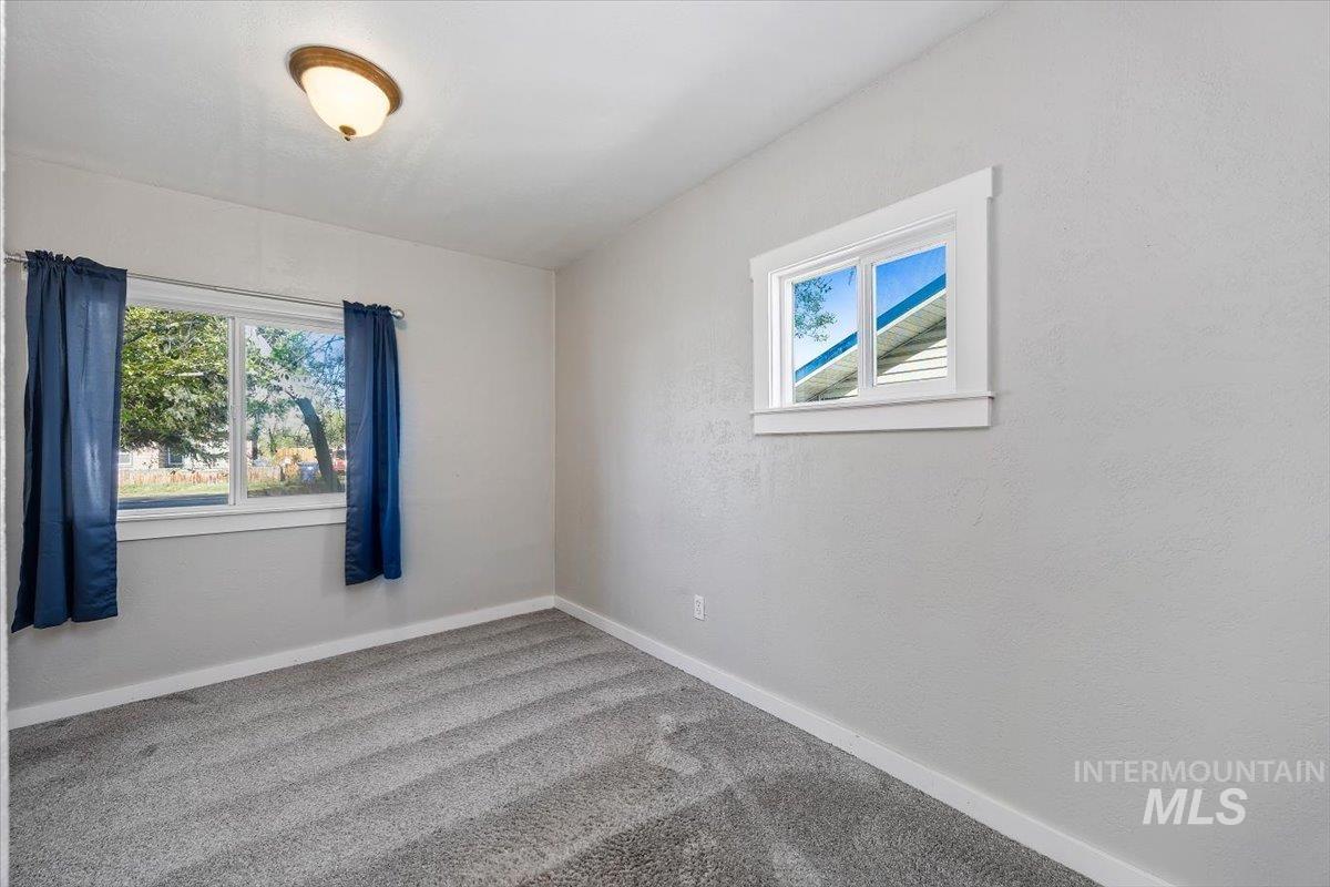 228 Madrona Street, Twin Falls, Idaho 83301, 2 Bedrooms, 1 Bathroom, Residential For Sale, Price $239,500, 98980877