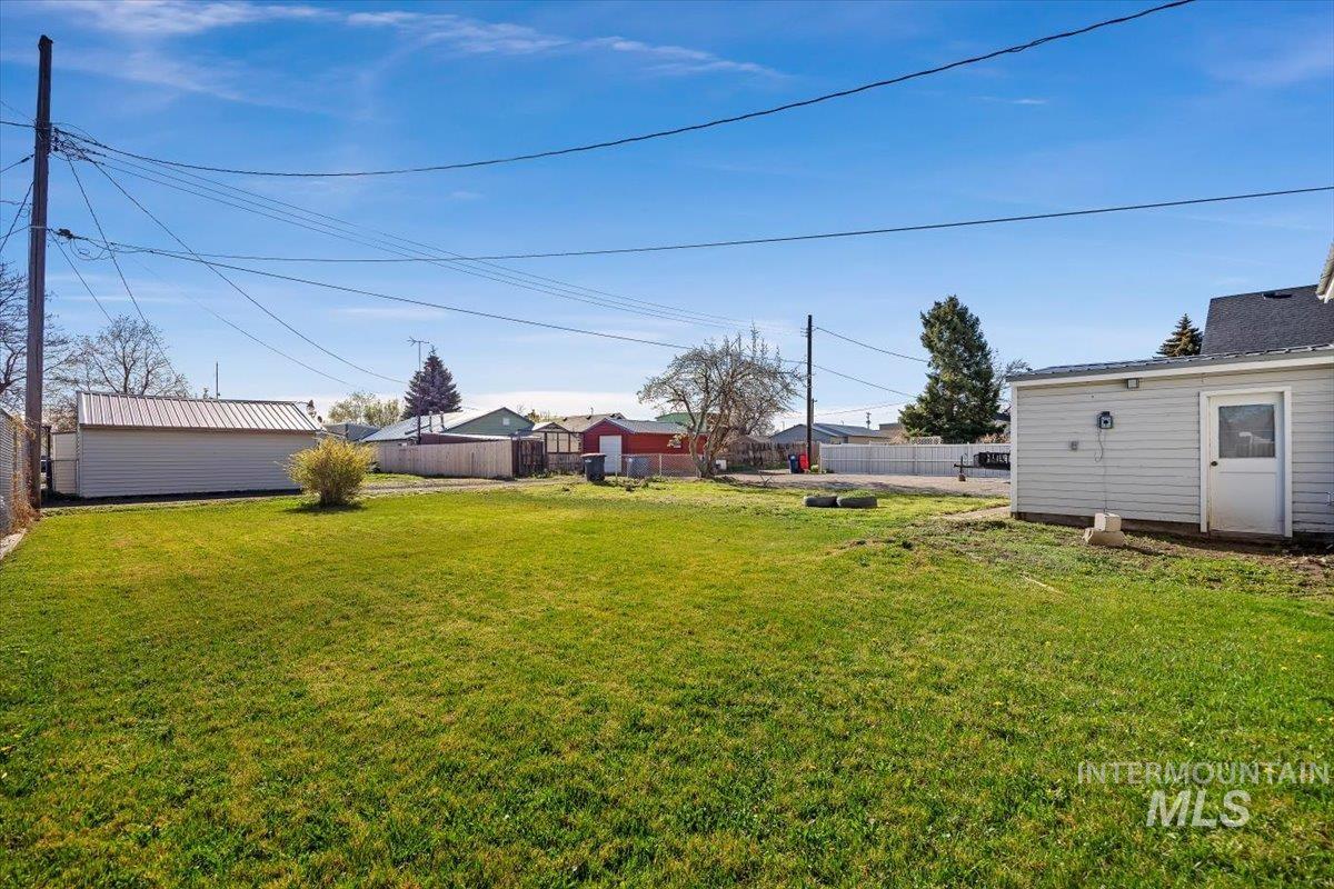 228 Madrona Street, Twin Falls, Idaho 83301, 2 Bedrooms, 1 Bathroom, Residential For Sale, Price $239,500, 98980877