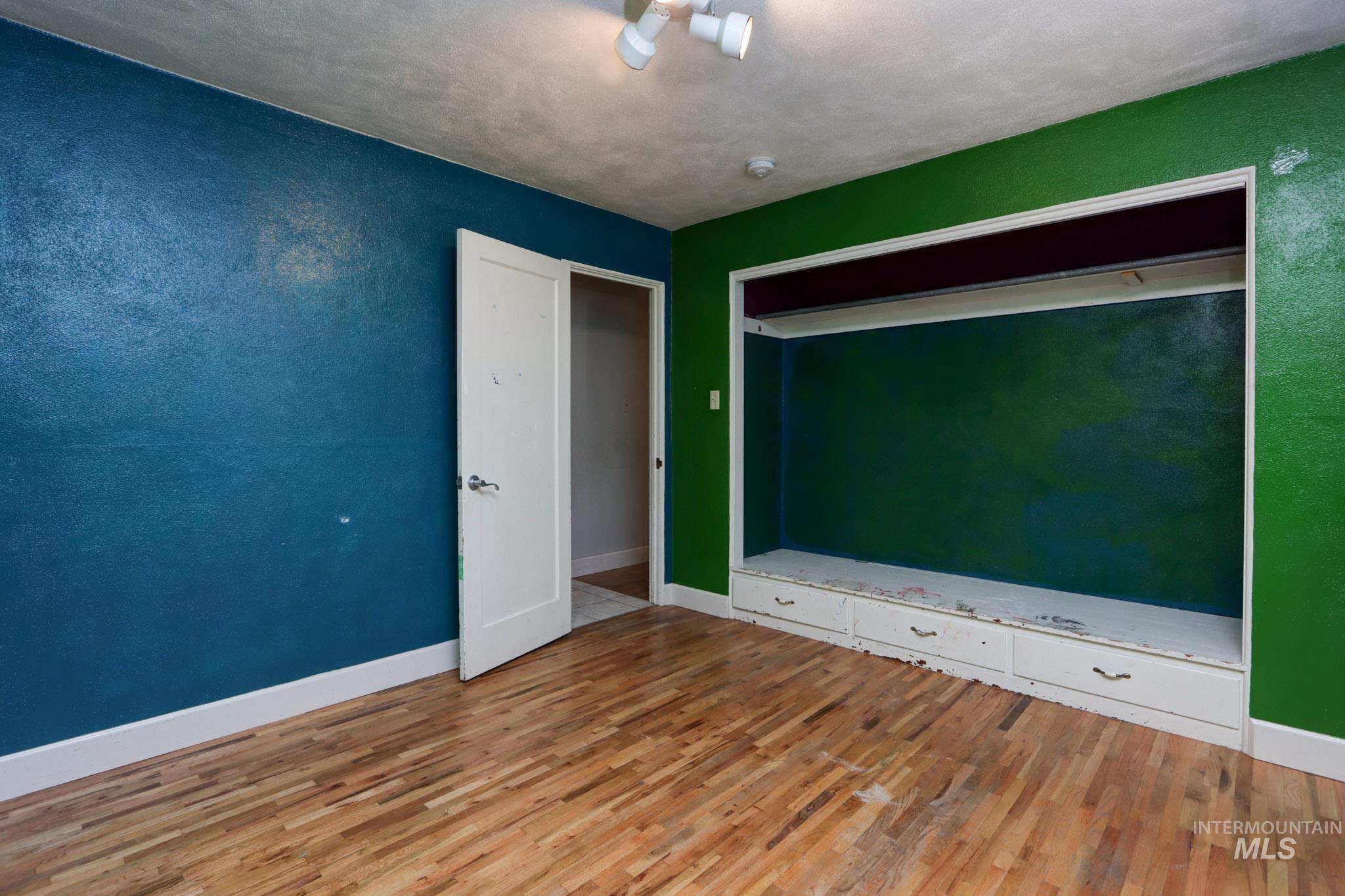 41 N Dorian Dr, Ontario, Oregon 97914, 3 Bedrooms, 2 Bathrooms, Residential For Sale, Price $300,000,MLS 98980880