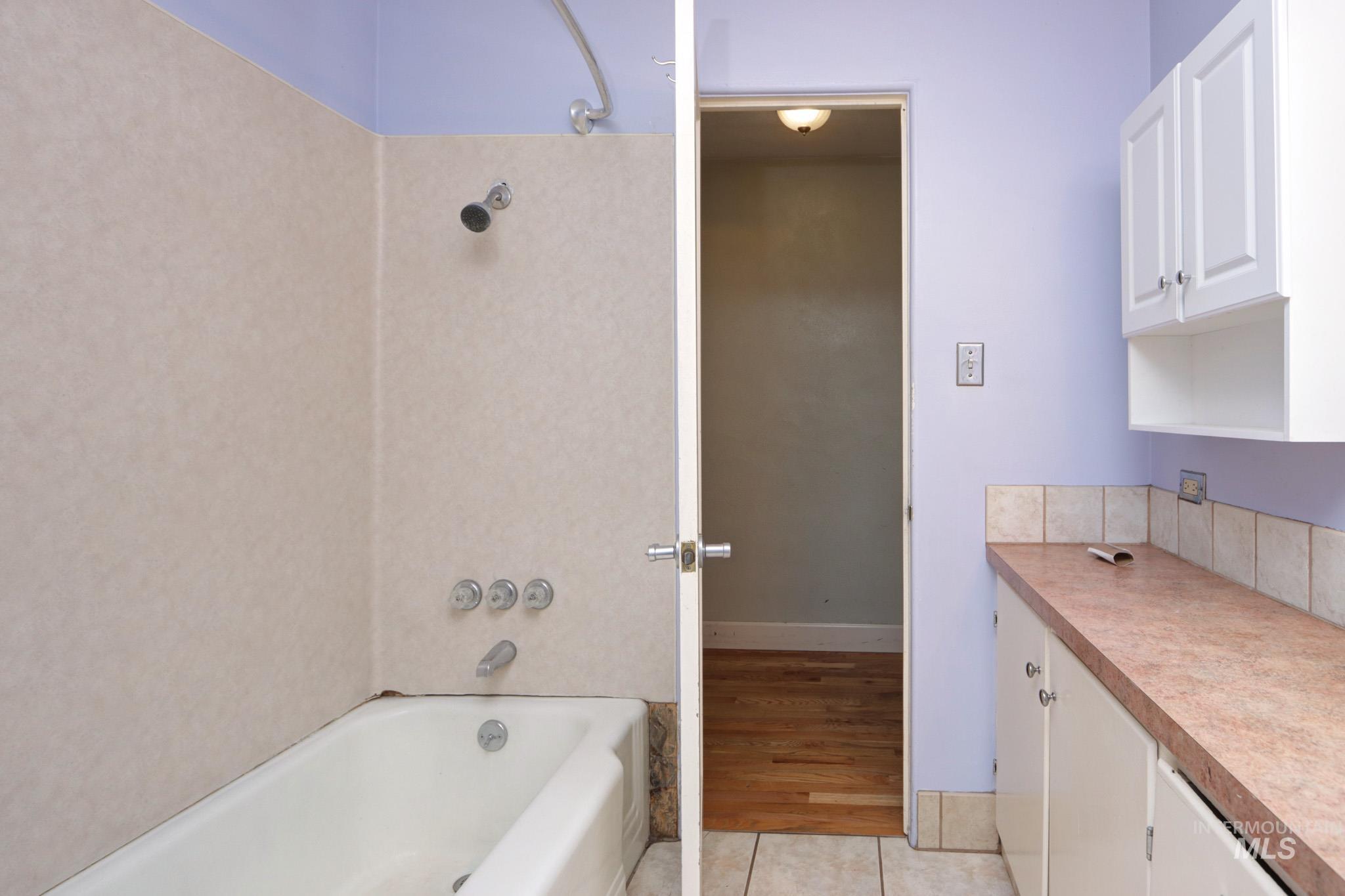 41 N Dorian Dr, Ontario, Oregon 97914, 3 Bedrooms, 2 Bathrooms, Residential For Sale, Price $300,000,MLS 98980880