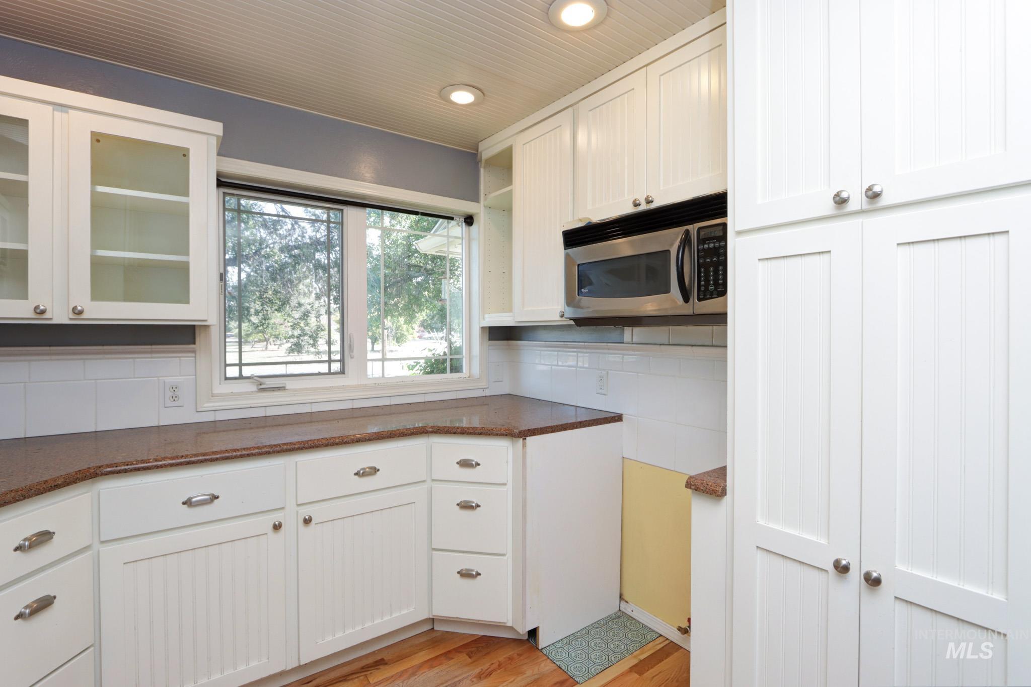 41 N Dorian Dr, Ontario, Oregon 97914, 3 Bedrooms, 2 Bathrooms, Residential For Sale, Price $300,000,MLS 98980880