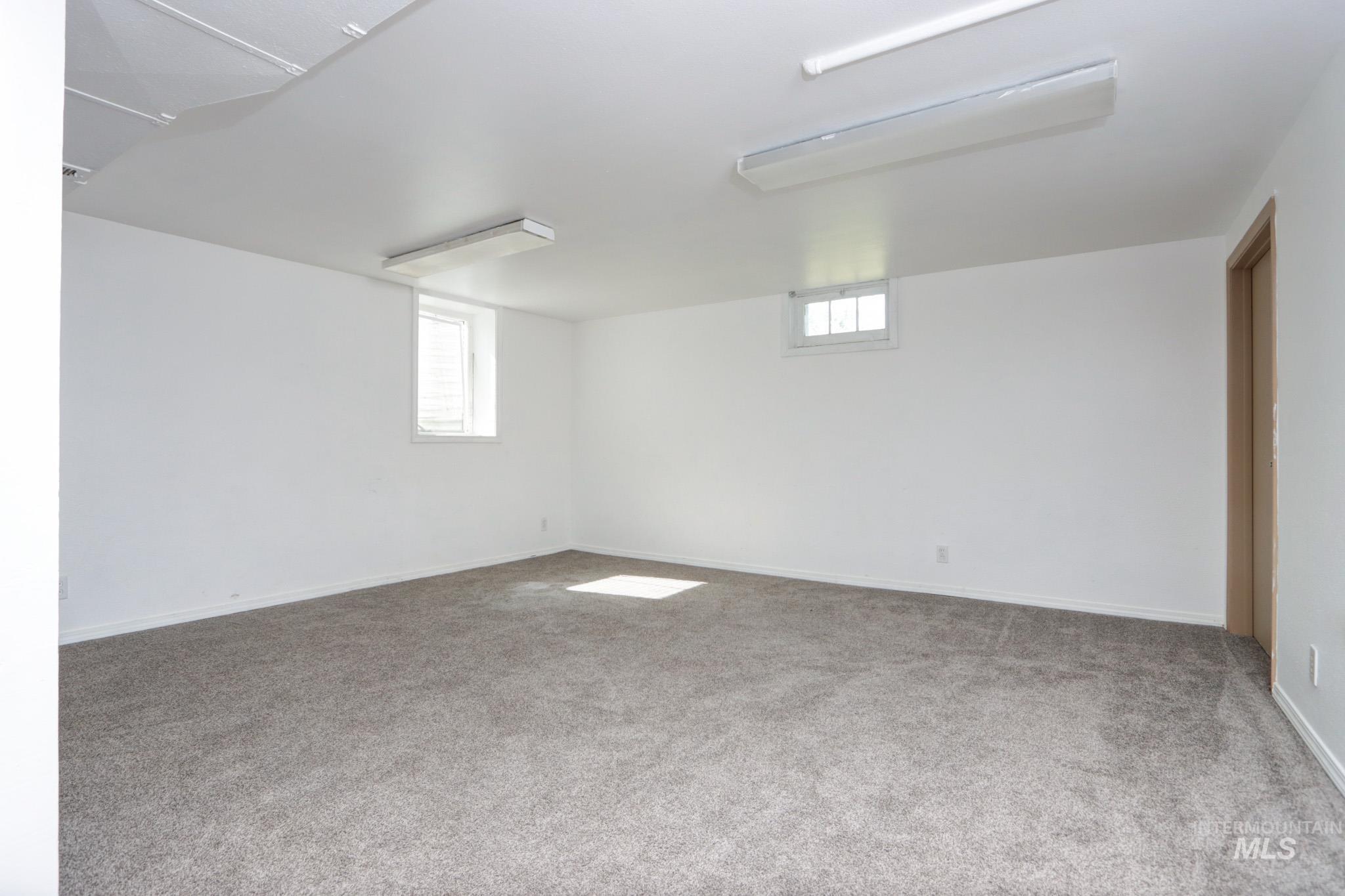 41 N Dorian Dr, Ontario, Oregon 97914, 3 Bedrooms, 2 Bathrooms, Residential For Sale, Price $300,000,MLS 98980880