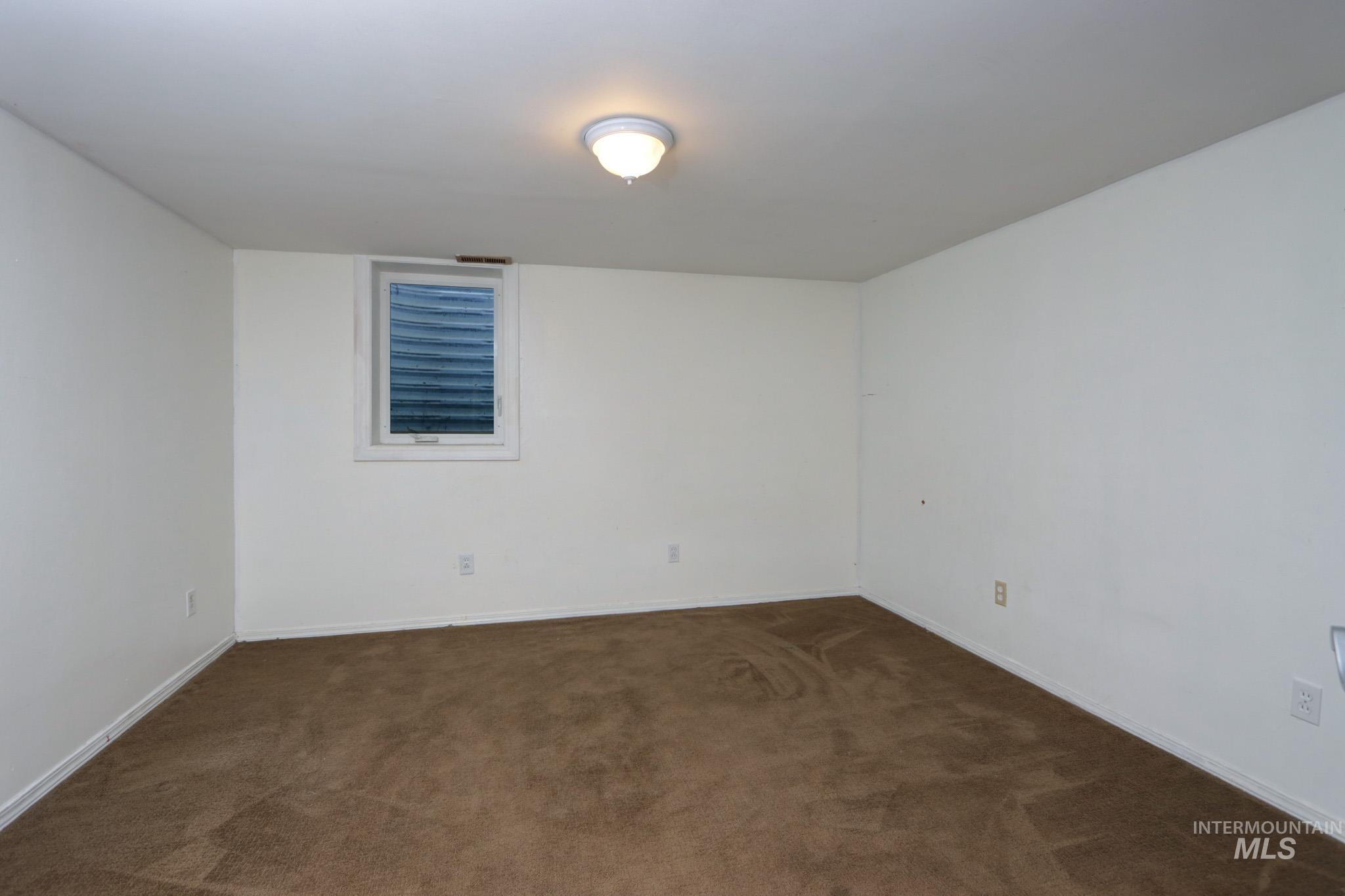 41 N Dorian Dr, Ontario, Oregon 97914, 3 Bedrooms, 2 Bathrooms, Residential For Sale, Price $300,000,MLS 98980880