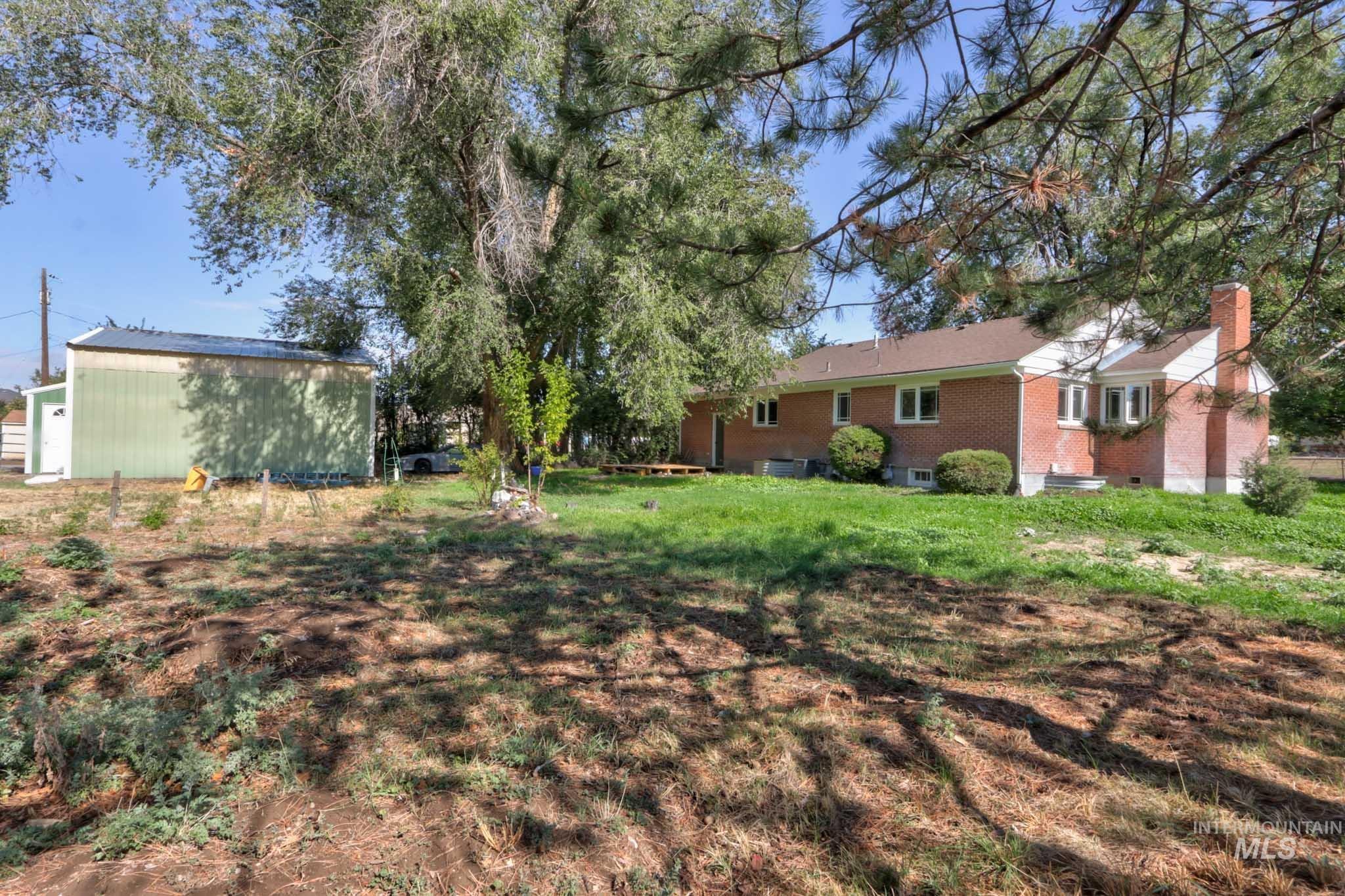 41 N Dorian Dr, Ontario, Oregon 97914, 3 Bedrooms, 2 Bathrooms, Residential For Sale, Price $300,000,MLS 98980880