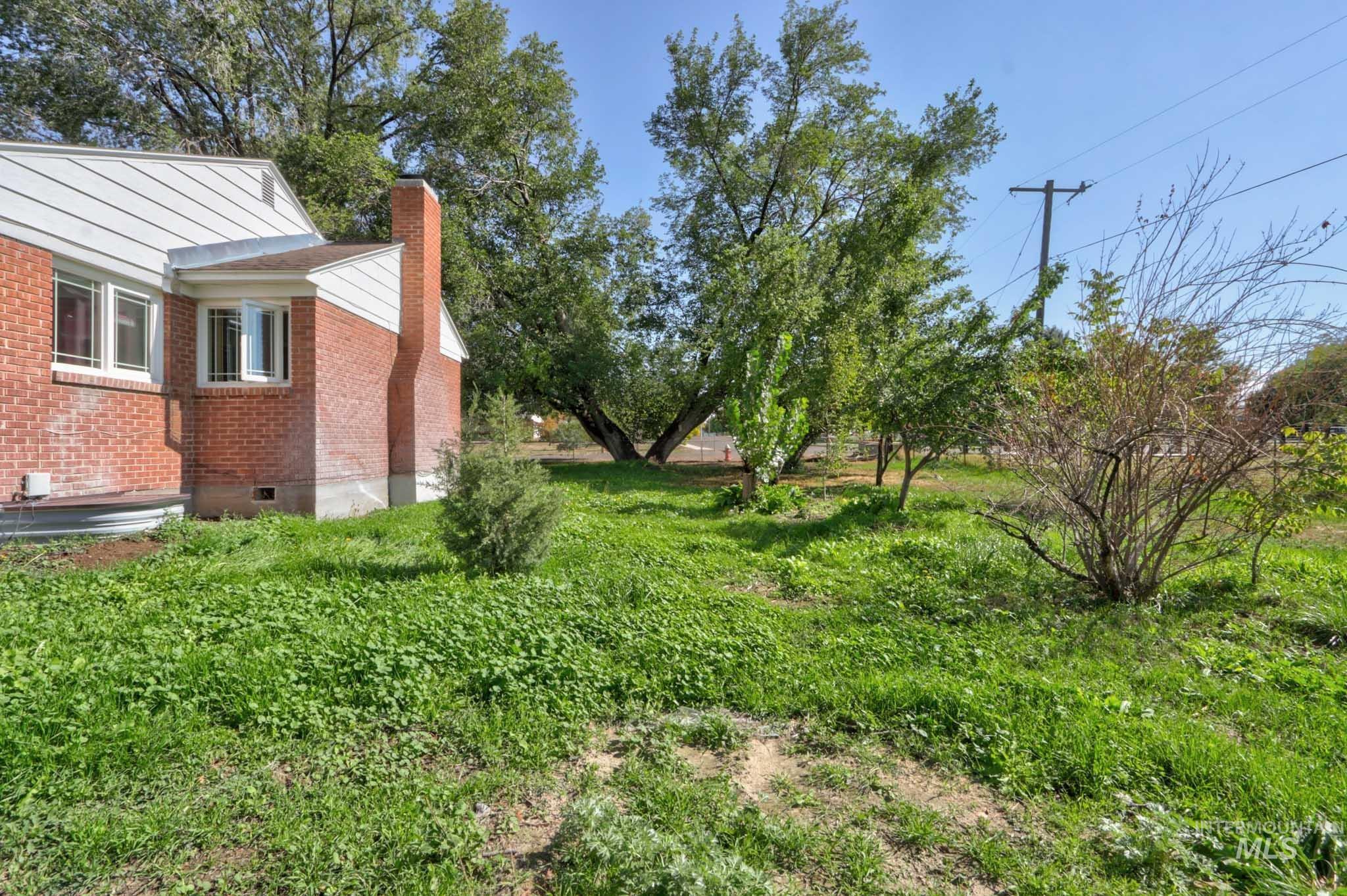 41 N Dorian Dr, Ontario, Oregon 97914, 3 Bedrooms, 2 Bathrooms, Residential For Sale, Price $300,000,MLS 98980880