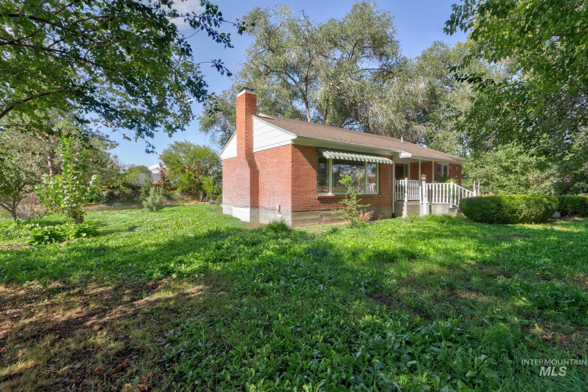 41 N Dorian Dr, Ontario, Oregon 97914, 3 Bedrooms, 2 Bathrooms, Residential For Sale, Price $300,000,MLS 98980880