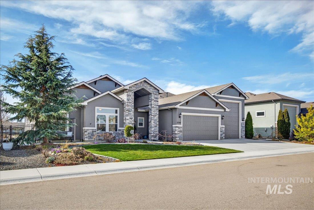 12299 W Pavo St, Star, Idaho 83669, 4 Bedrooms, 3.5 Bathrooms, Residential For Sale, Price $934,900,MLS 98980881
