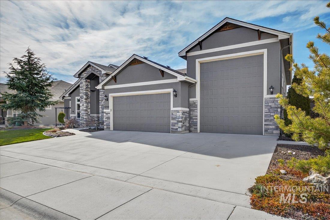 12299 W Pavo St, Star, Idaho 83669, 4 Bedrooms, 3.5 Bathrooms, Residential For Sale, Price $934,900,MLS 98980881