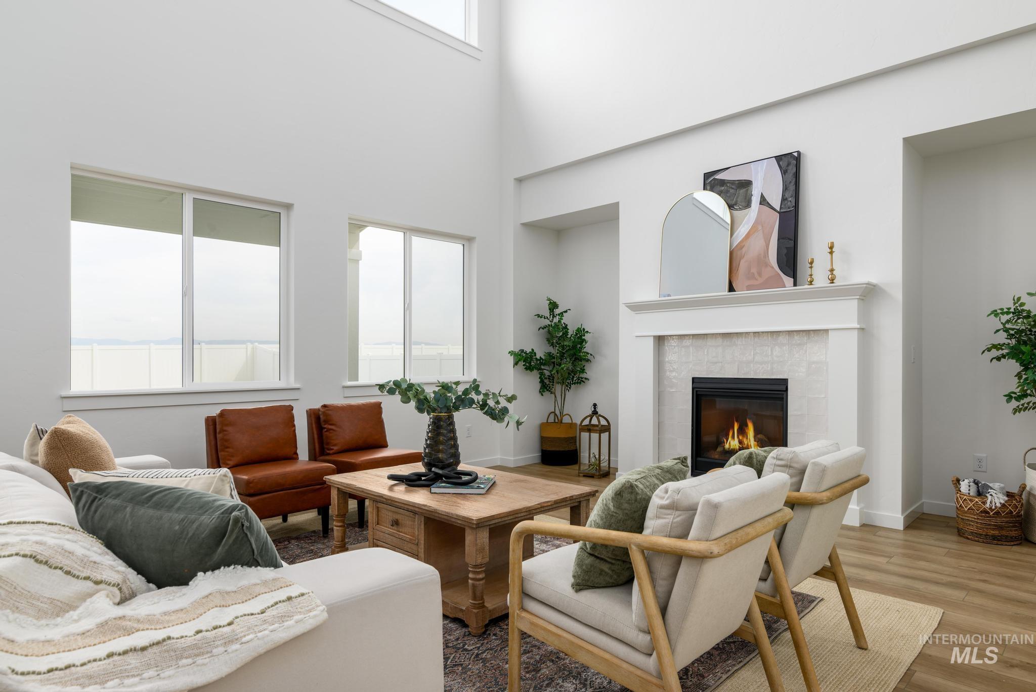 923 W Hammer Falls Dr, Meridian, Idaho 83642, 5 Bedrooms, 4.5 Bathrooms, Residential For Sale, Price $760,000,MLS 98980883