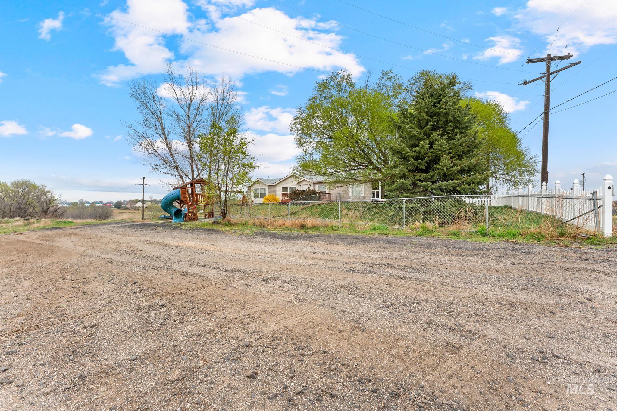 508 Silver Beach Drive, Jerome, Idaho 83338, 4 Bedrooms, 2 Bathrooms, Residential For Sale, Price $450,000,MLS 98980885