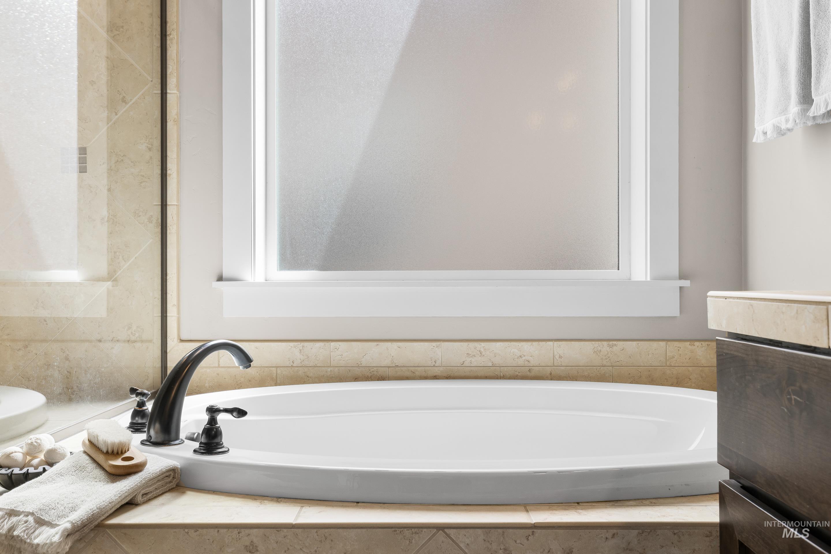 5898 W Galloway St, Boise, Idaho 83714, 3 Bedrooms, 2 Bathrooms, Residential For Sale, Price $525,000,MLS 98980888