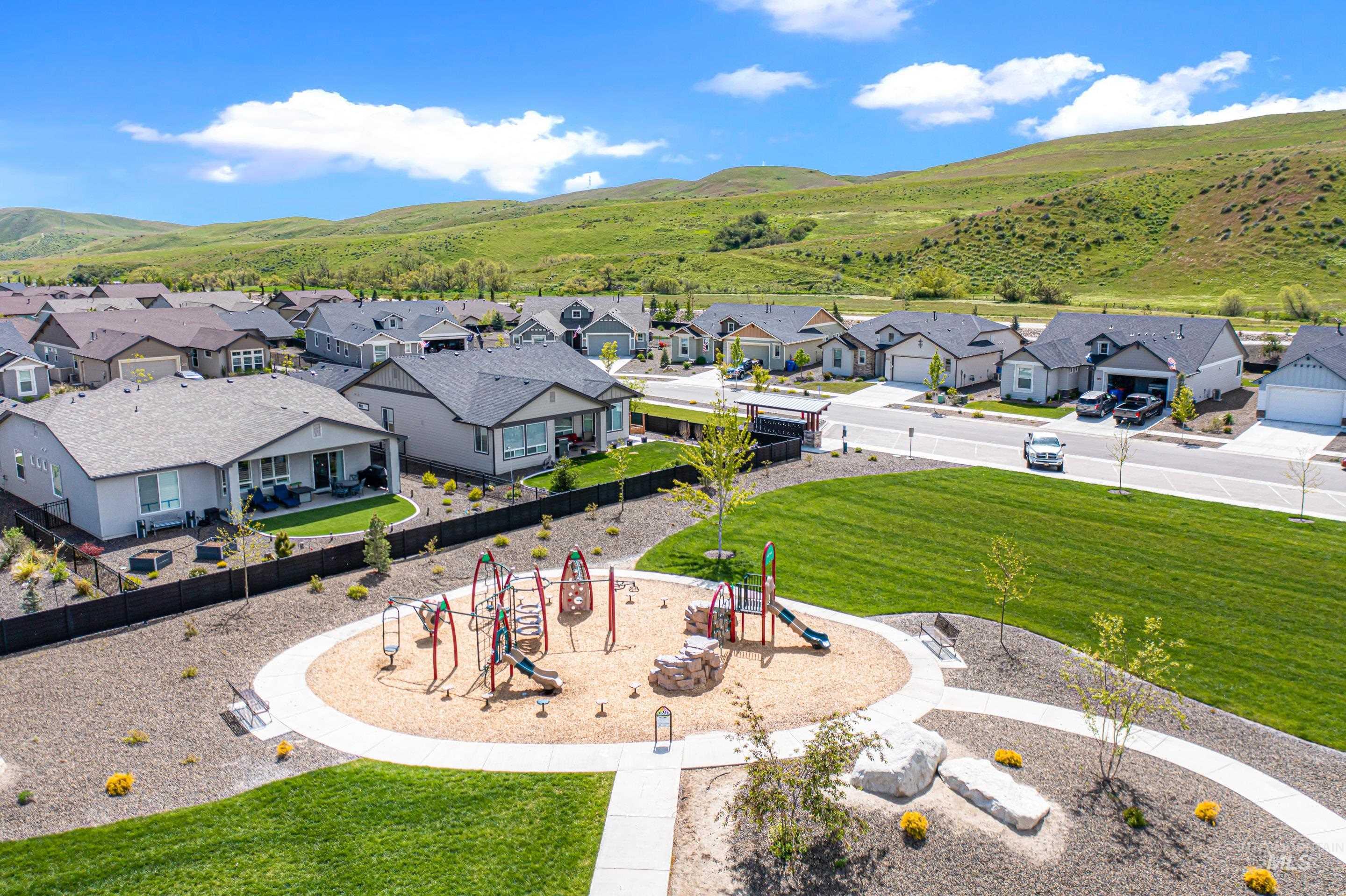 5898 W Galloway St, Boise, Idaho 83714, 3 Bedrooms, 2 Bathrooms, Residential For Sale, Price $525,000,MLS 98980888