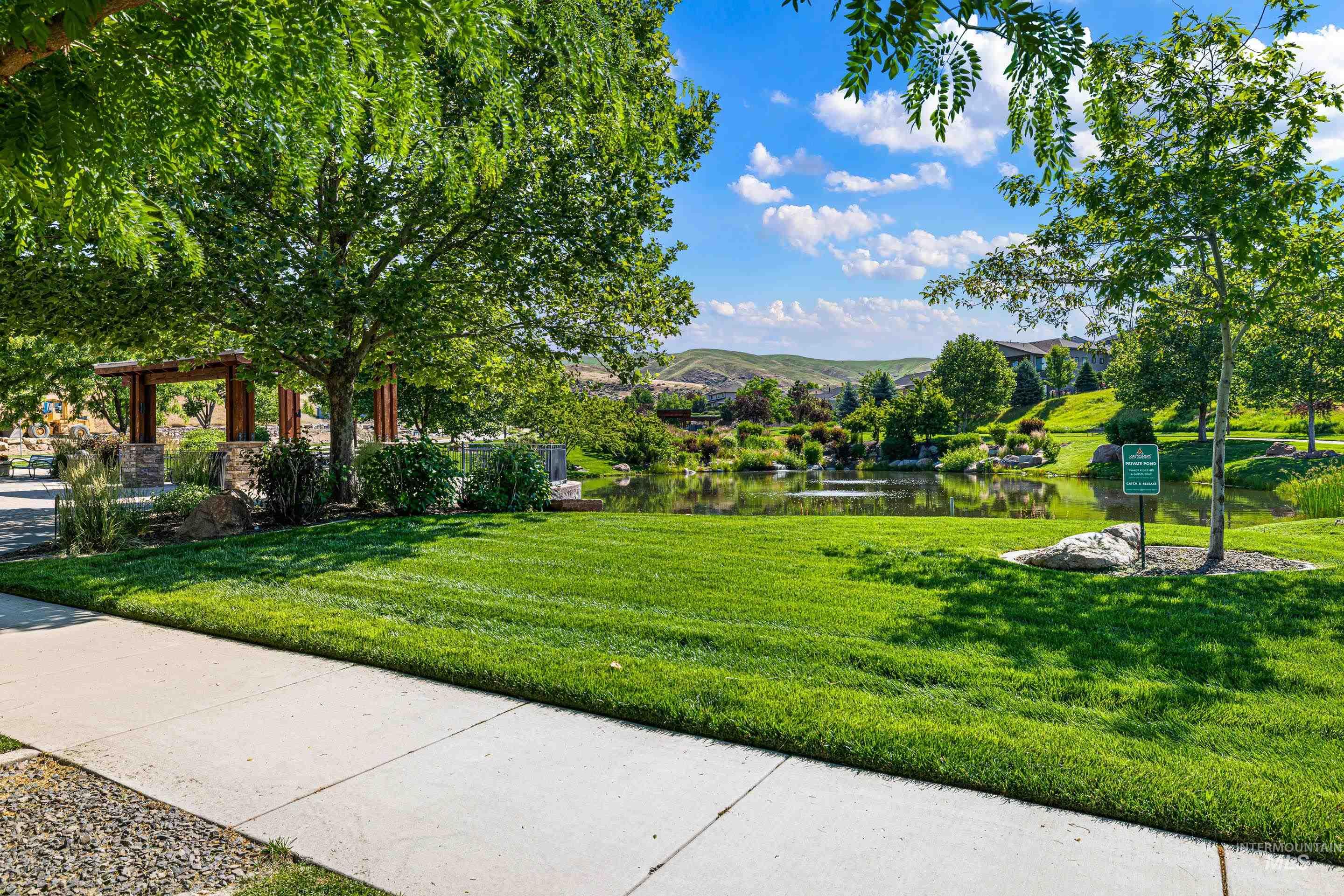 5898 W Galloway St, Boise, Idaho 83714, 3 Bedrooms, 2 Bathrooms, Residential For Sale, Price $525,000,MLS 98980888