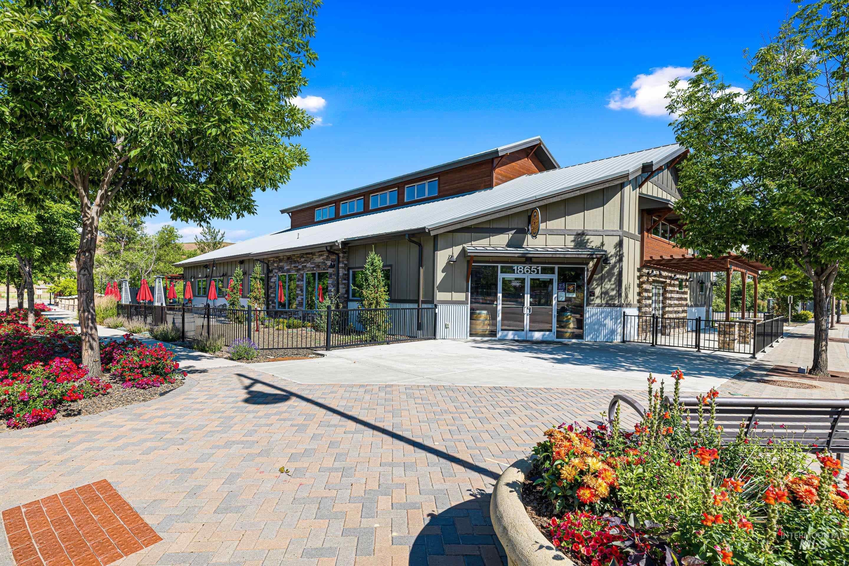 5898 W Galloway St, Boise, Idaho 83714, 3 Bedrooms, 2 Bathrooms, Residential For Sale, Price $525,000,MLS 98980888