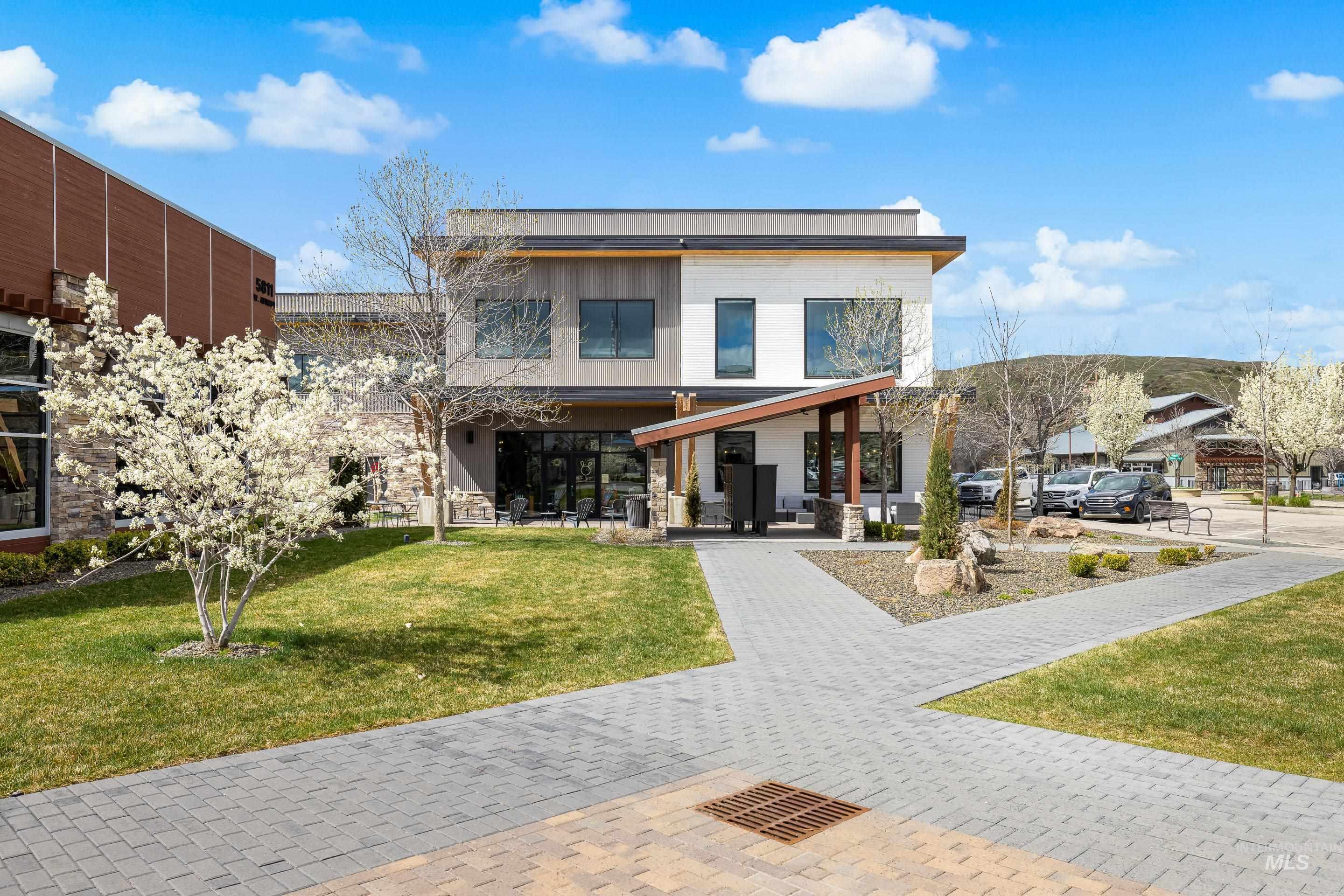 5898 W Galloway St, Boise, Idaho 83714, 3 Bedrooms, 2 Bathrooms, Residential For Sale, Price $525,000,MLS 98980888