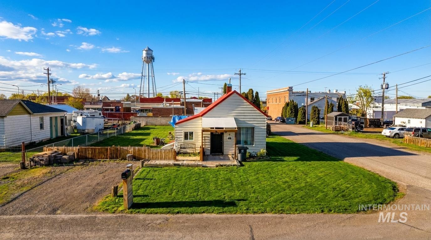 243 Chestnut St N, Kimberly, Idaho 83341, 2 Bedrooms, 1 Bathroom, Residential For Sale, Price $240,000, 98980897