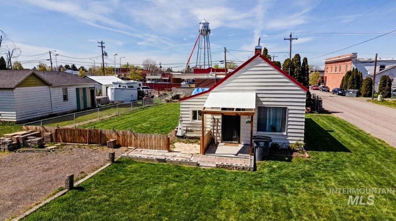 243 Chestnut St N, Kimberly, Idaho 83341, 2 Bedrooms, 1 Bathroom, Residential For Sale, Price $240,000, 98980897