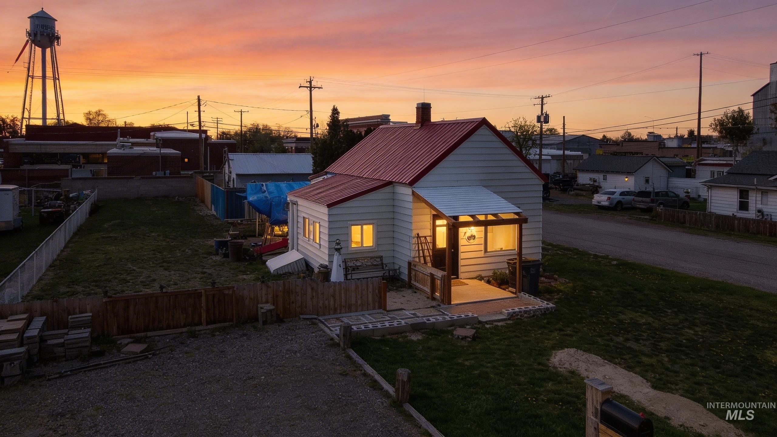 243 Chestnut St N, Kimberly, Idaho 83341, 2 Bedrooms, 1 Bathroom, Residential For Sale, Price $240,000, 98980897