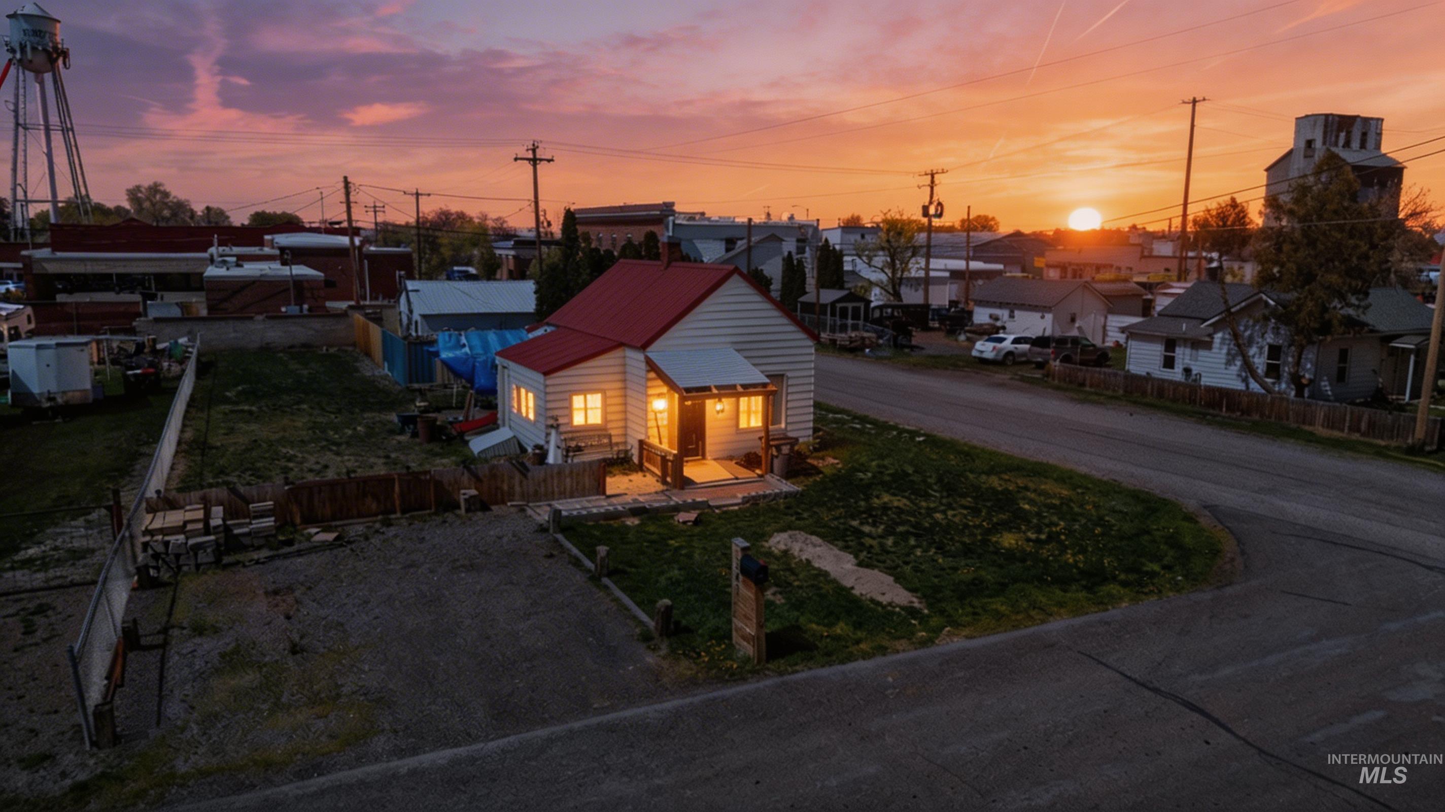 243 Chestnut St N, Kimberly, Idaho 83341, 2 Bedrooms, 1 Bathroom, Residential For Sale, Price $240,000, 98980897