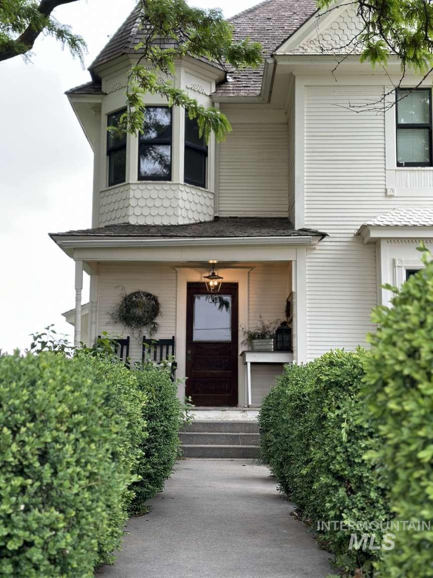 2090 E 1St St, Fruitland, Idaho 83619, 4 Bedrooms, 3 Bathrooms, Residential For Sale, Price $750,000,MLS 98980898